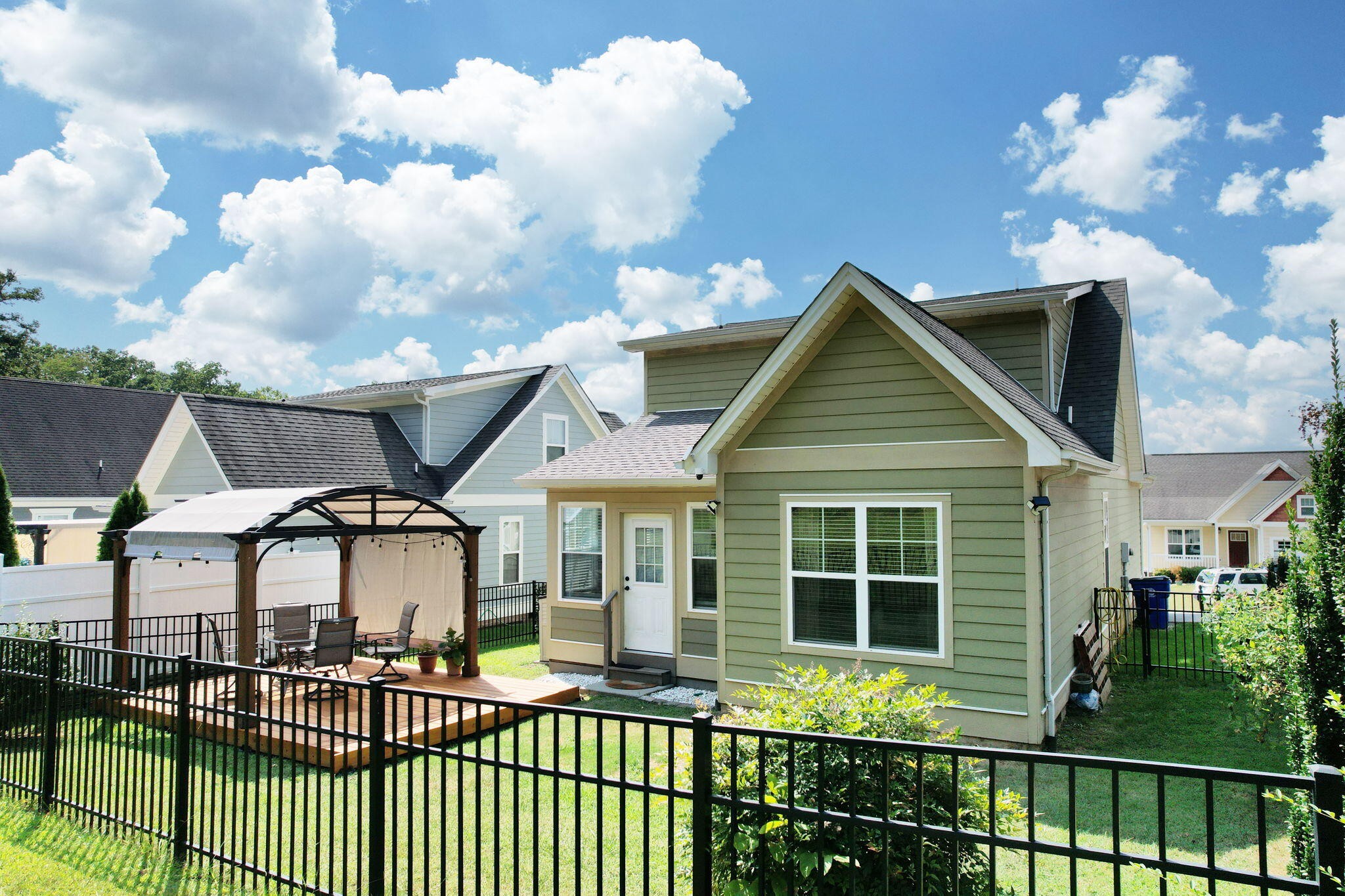 3116 Cottage Grove Circle, NW