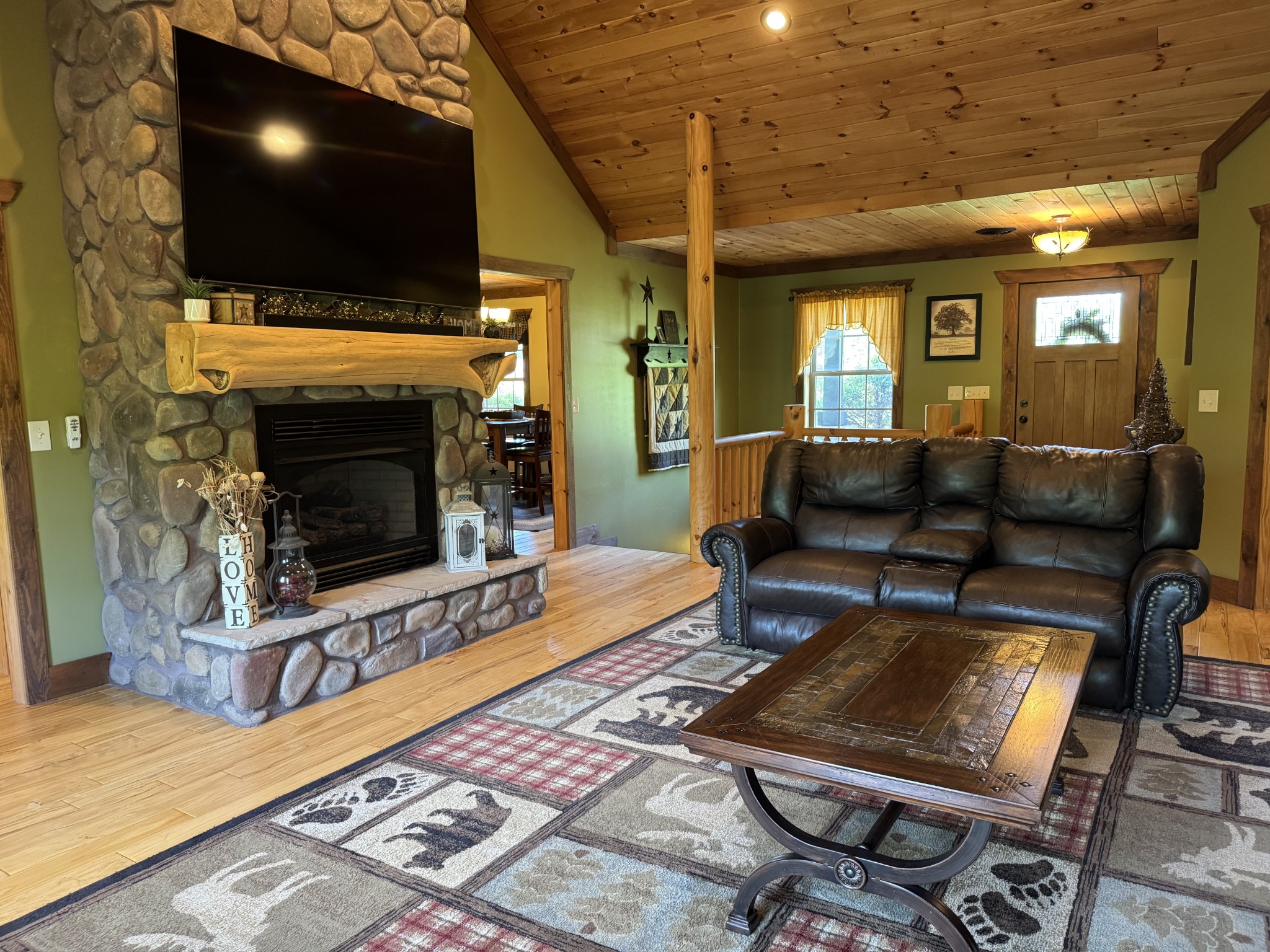 375 Autumn Ridge Ln