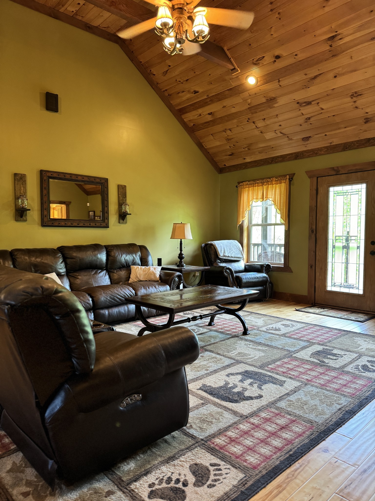 375 Autumn Ridge Ln
