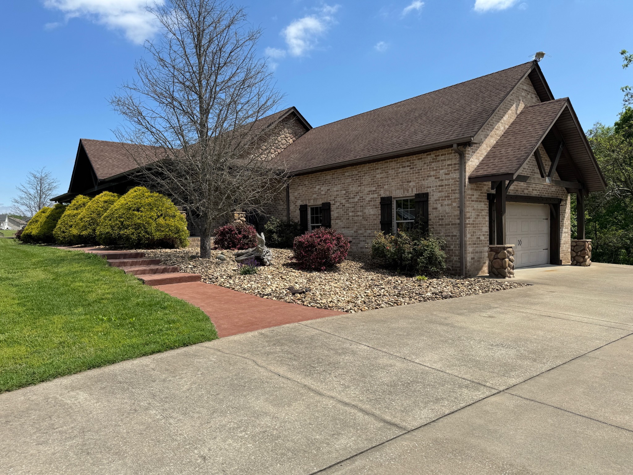 375 Autumn Ridge Ln