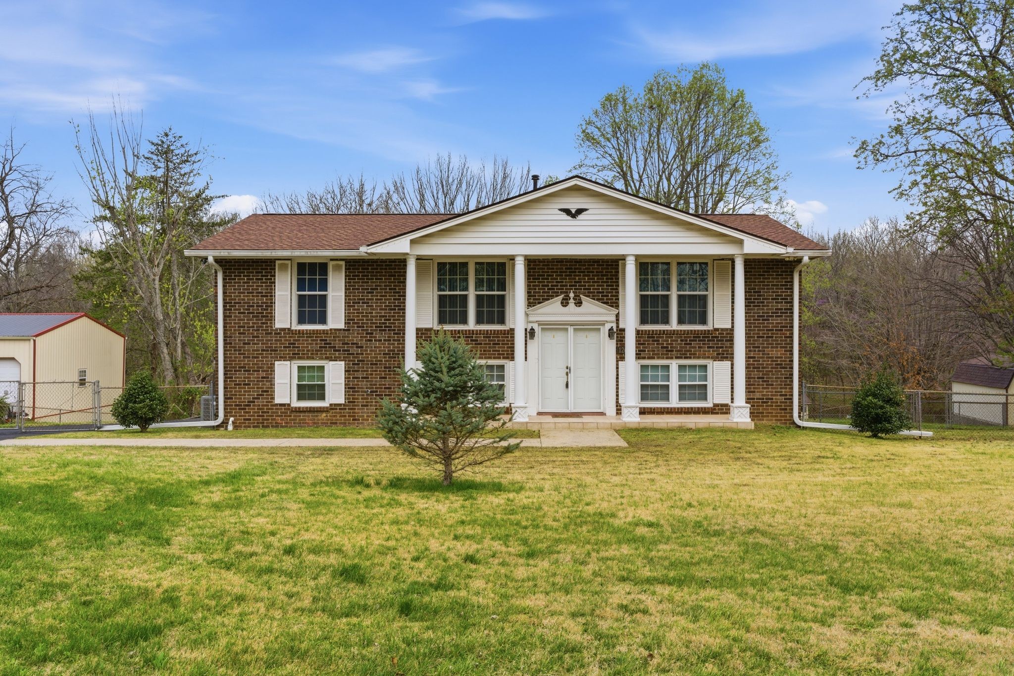 126 Robertson Ave
