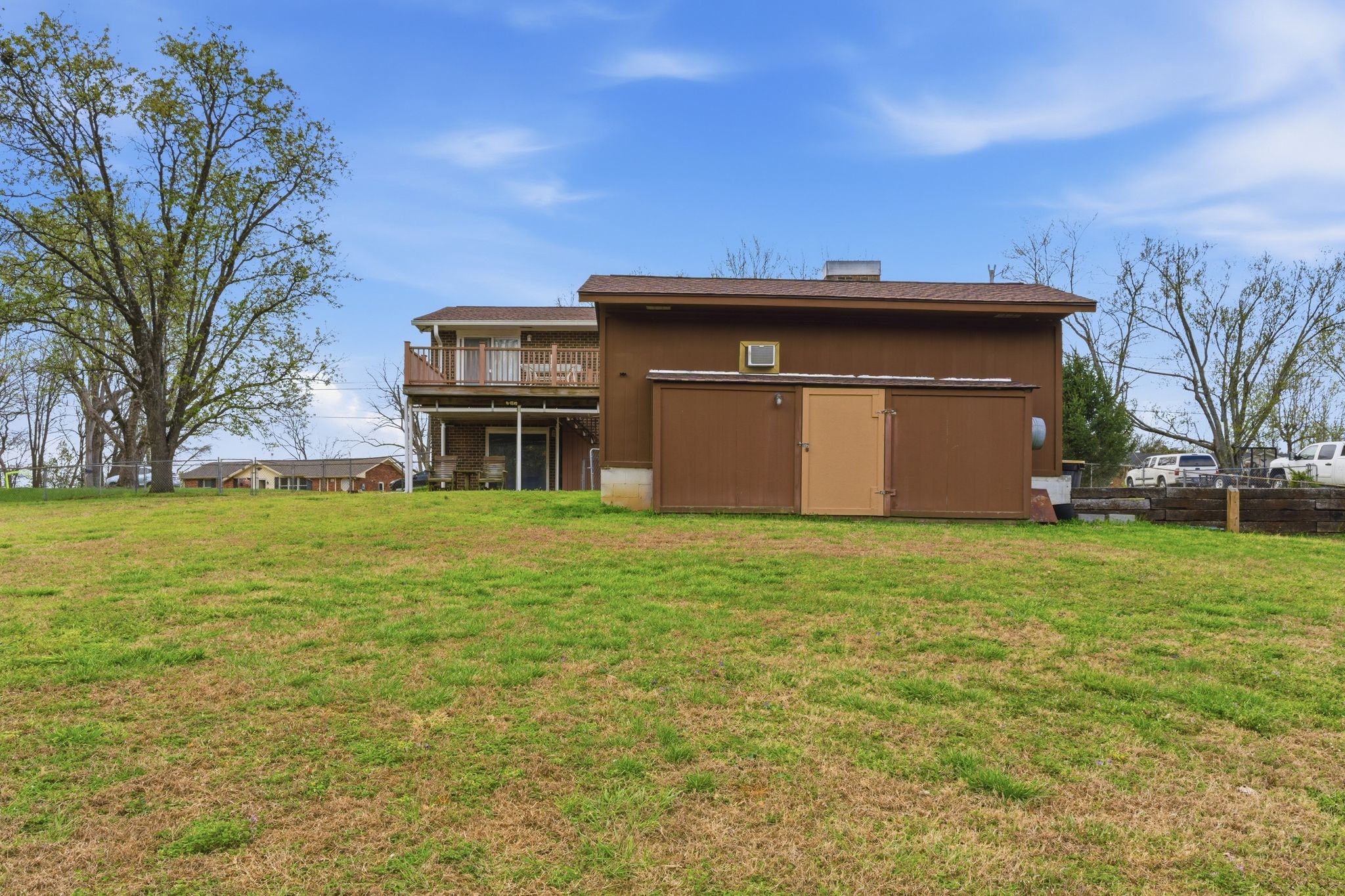 126 Robertson Ave