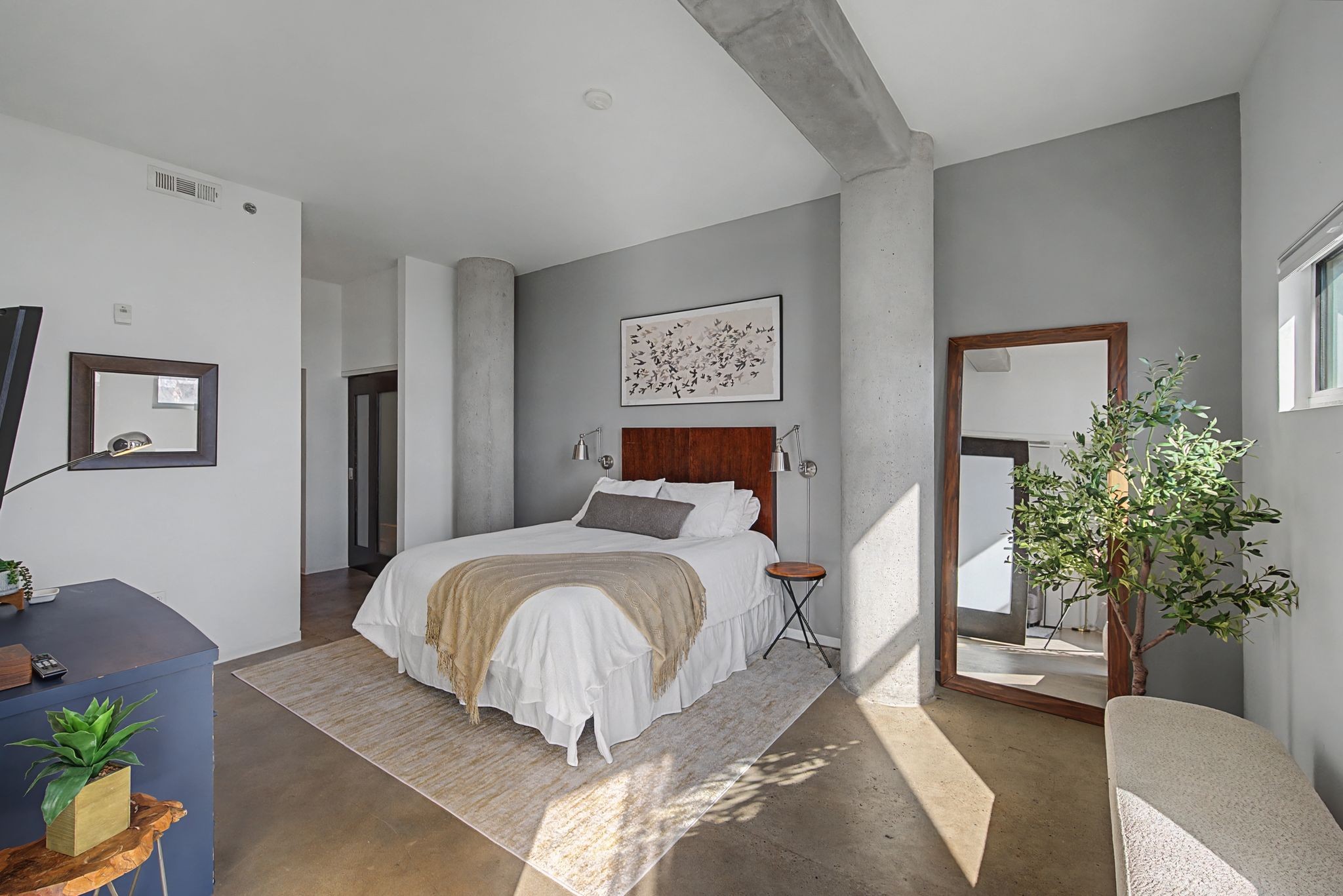 2115 Yeaman Pl