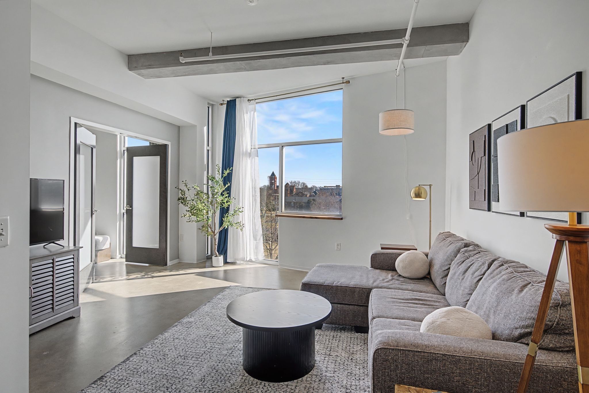 2115 Yeaman Pl