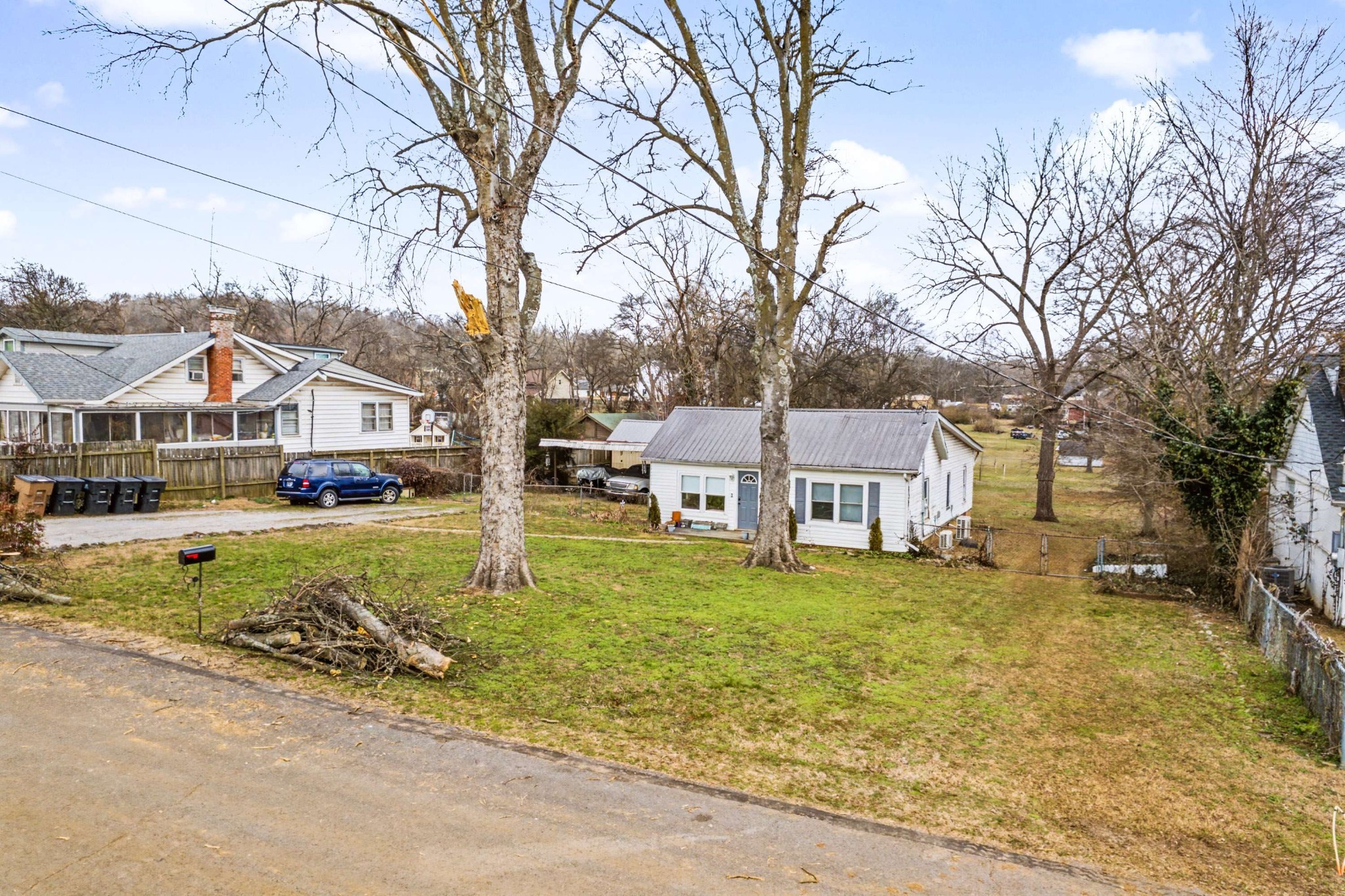 737 Saunders Ct
