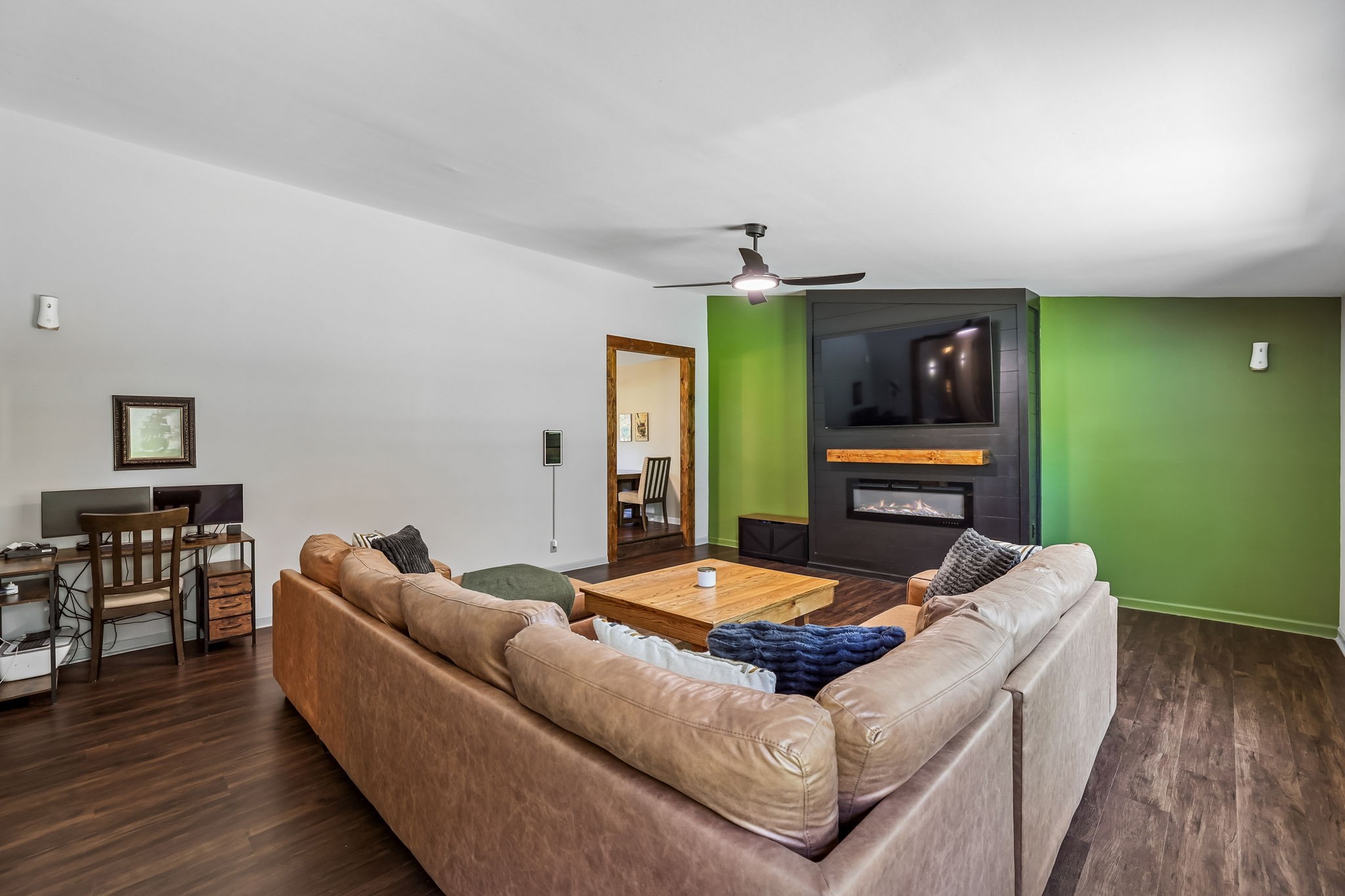2078 Sears Roebuck Rd