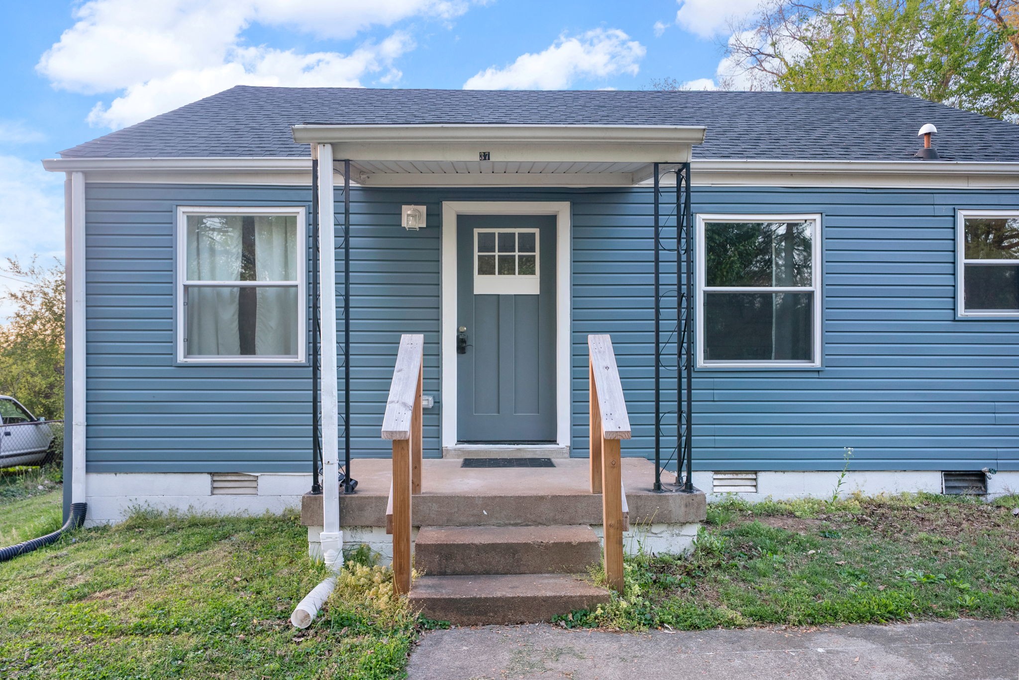 37 Maple St