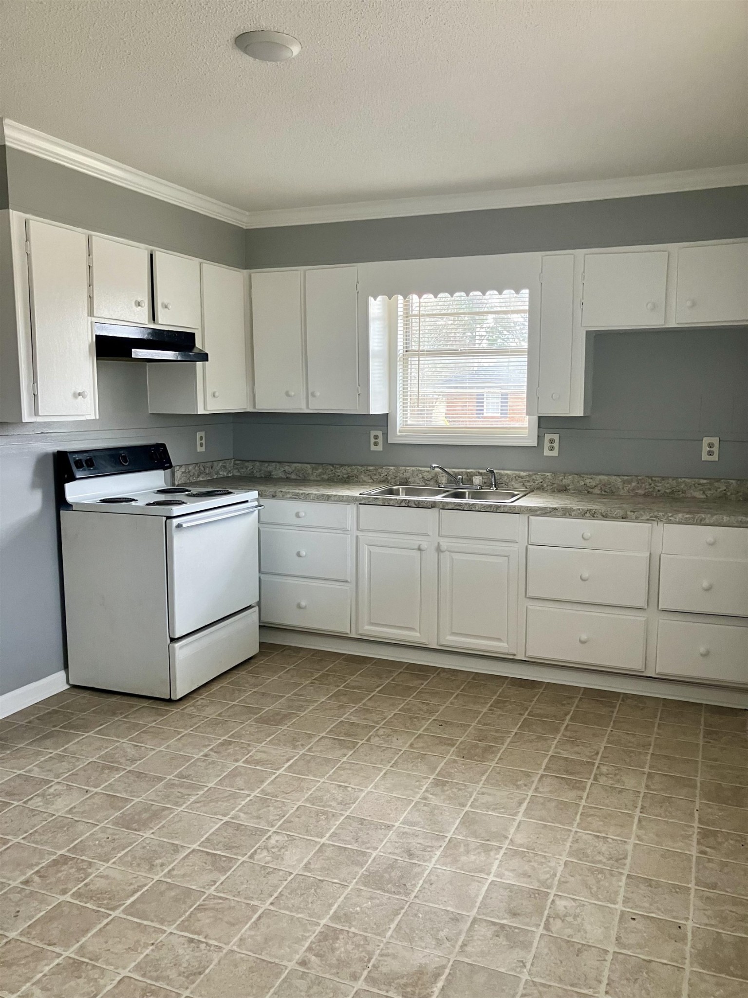 417 FLEMING DR