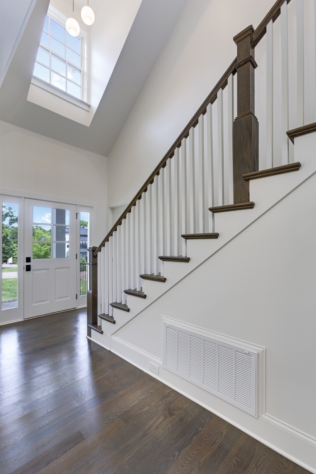 1413 Clifton Ln