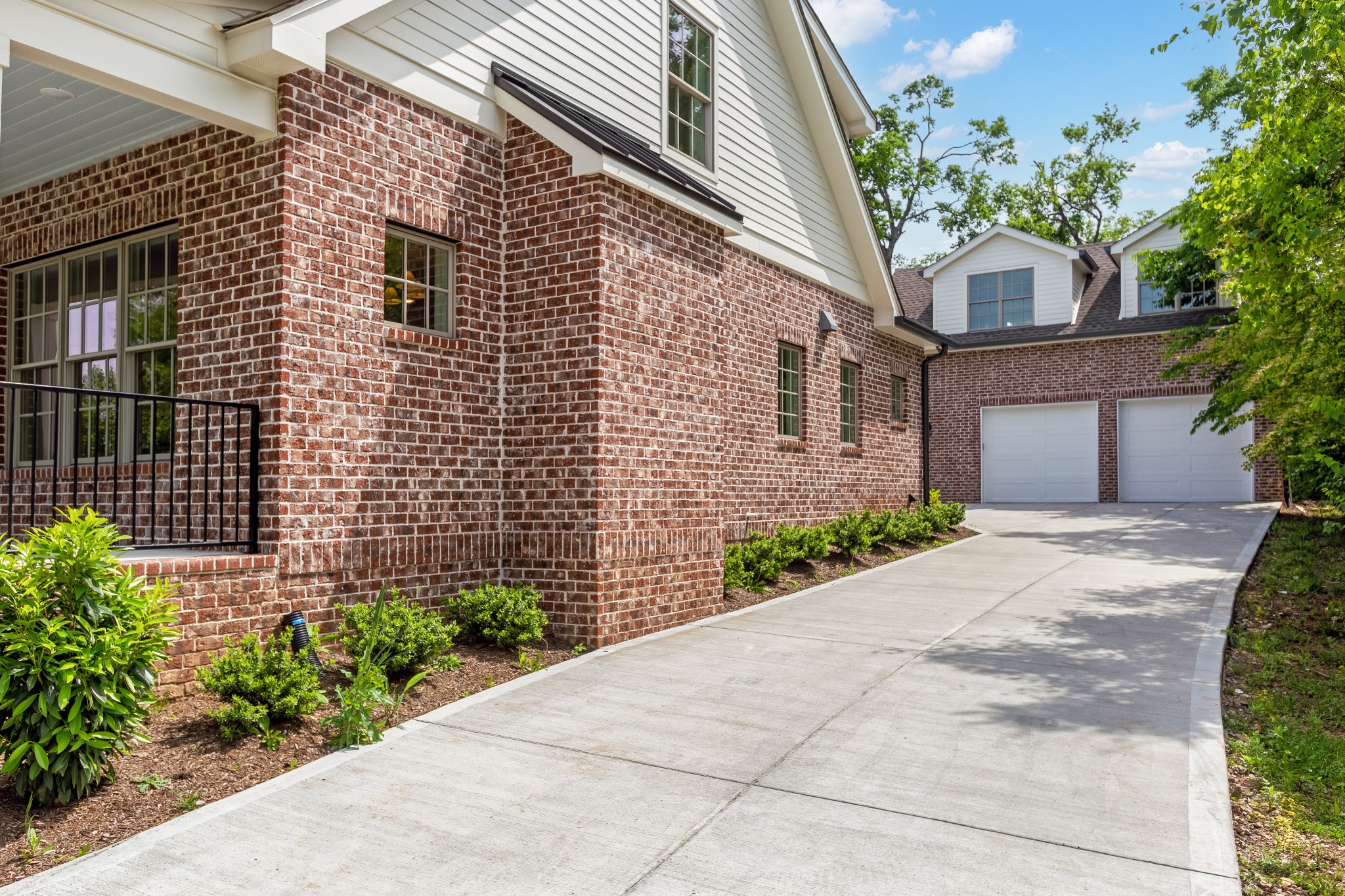 1413 Clifton Ln