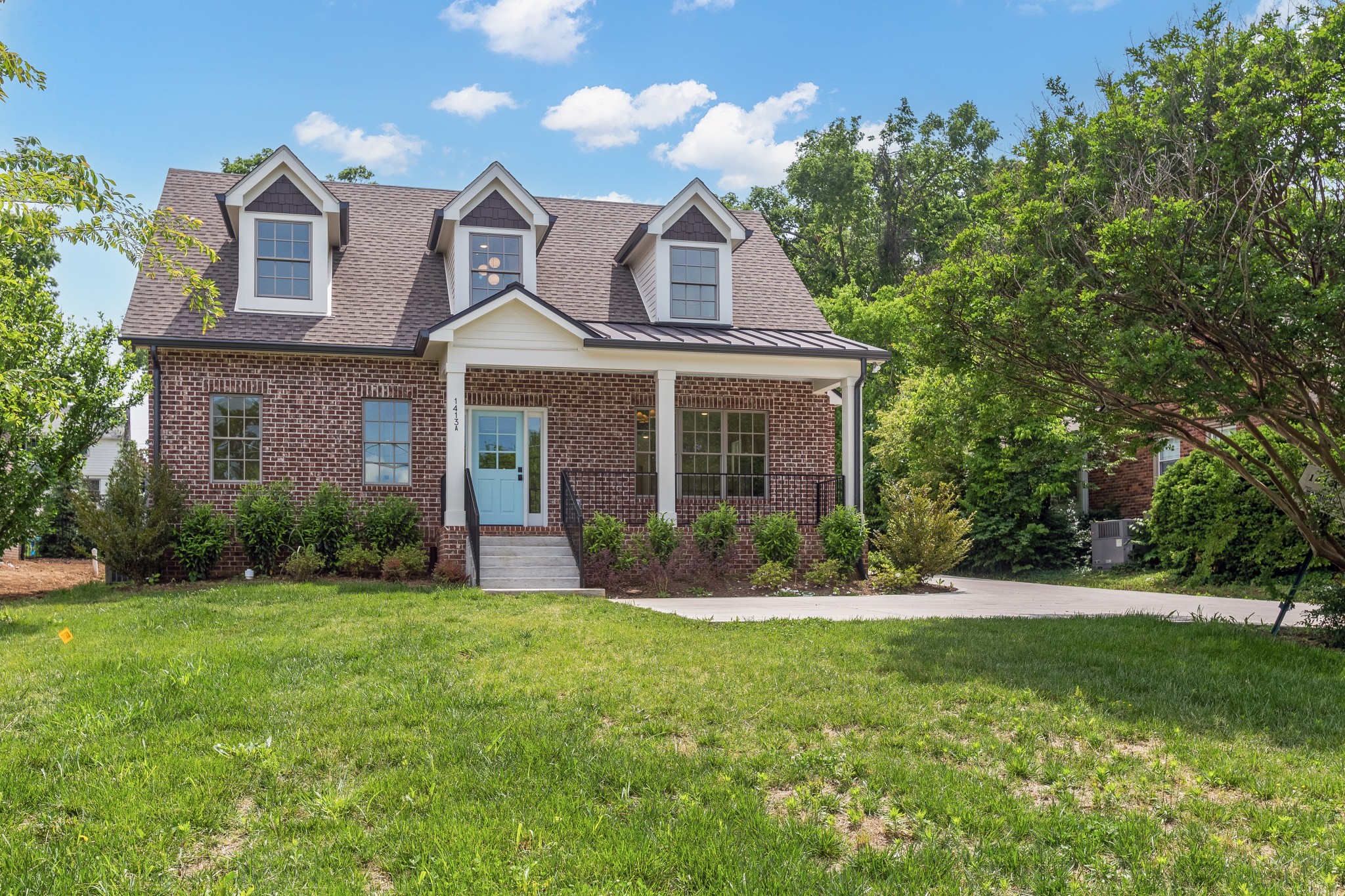 1413 Clifton Ln