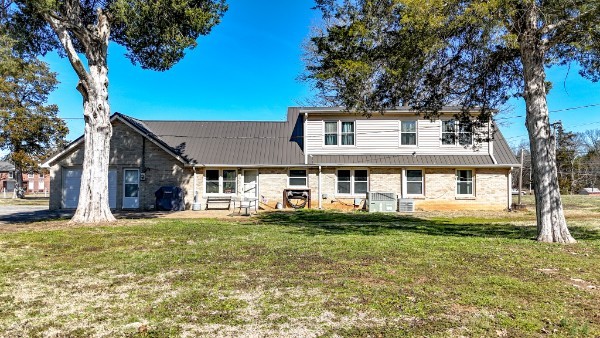 1621 Highway 41A, N