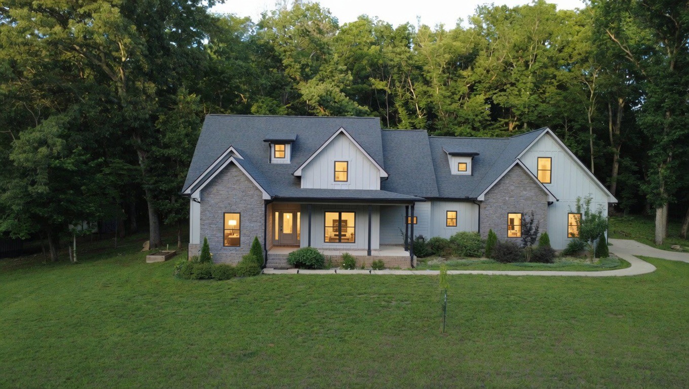 765 Scenic Cir