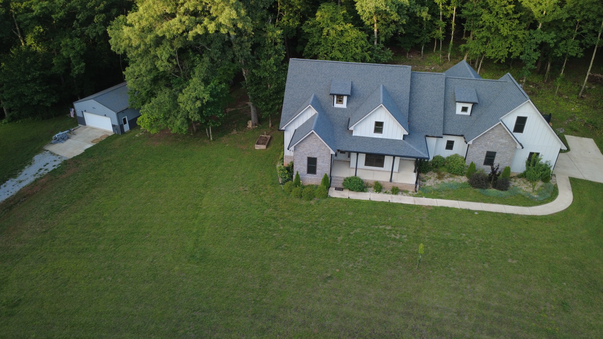 765 Scenic Cir