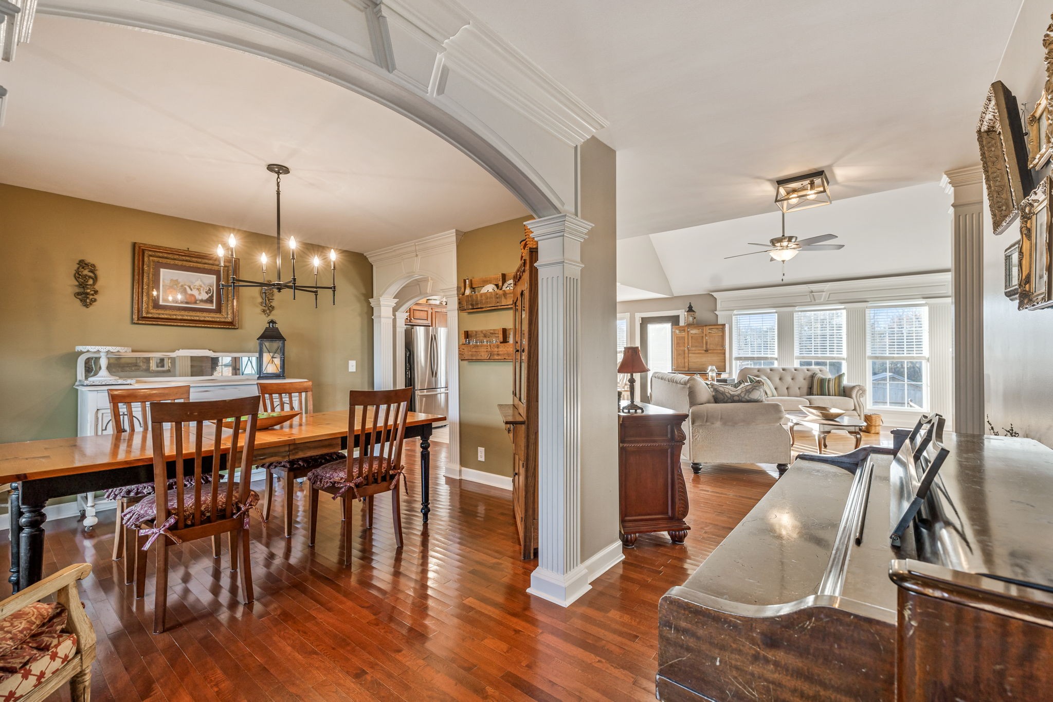 5881 Highway 31 W