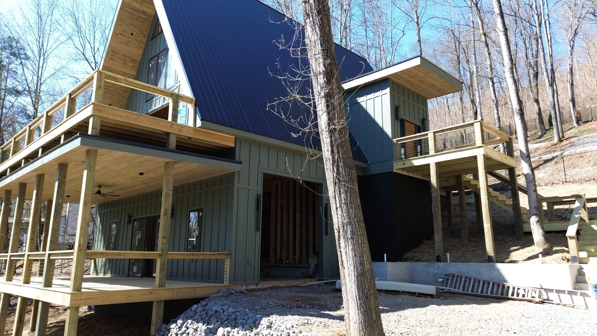 1196 Lakeside Dr