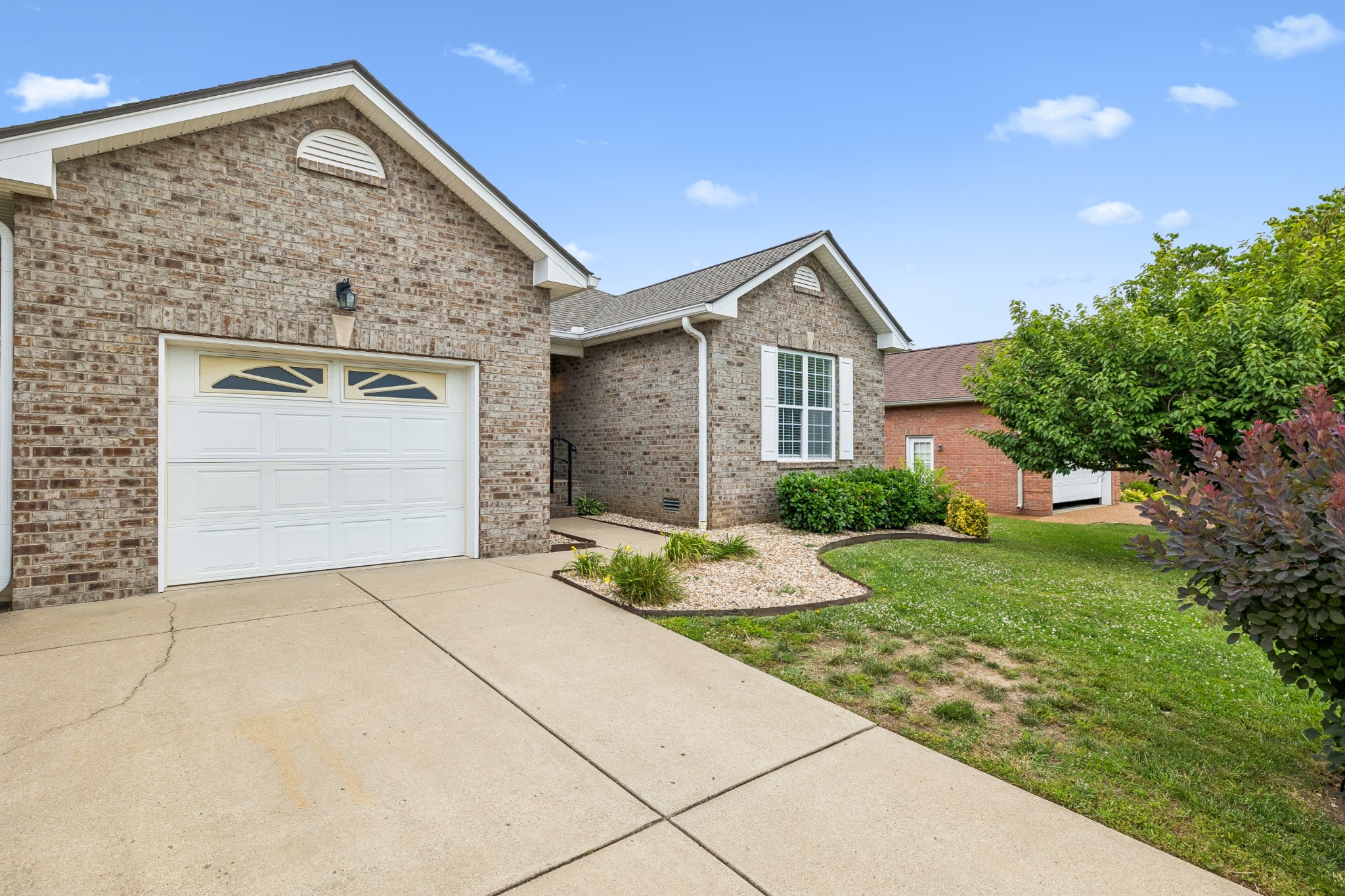 664 Community Ct
