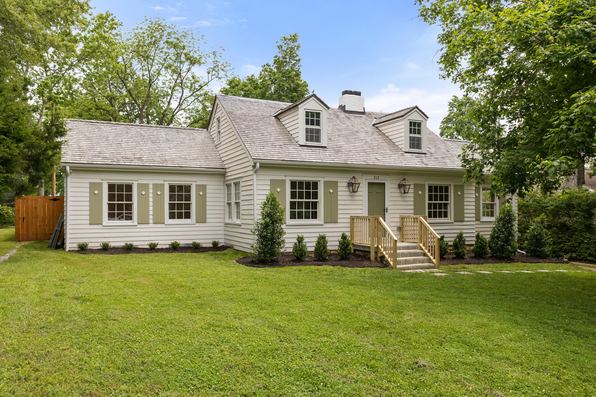215 Lewisburg Ave