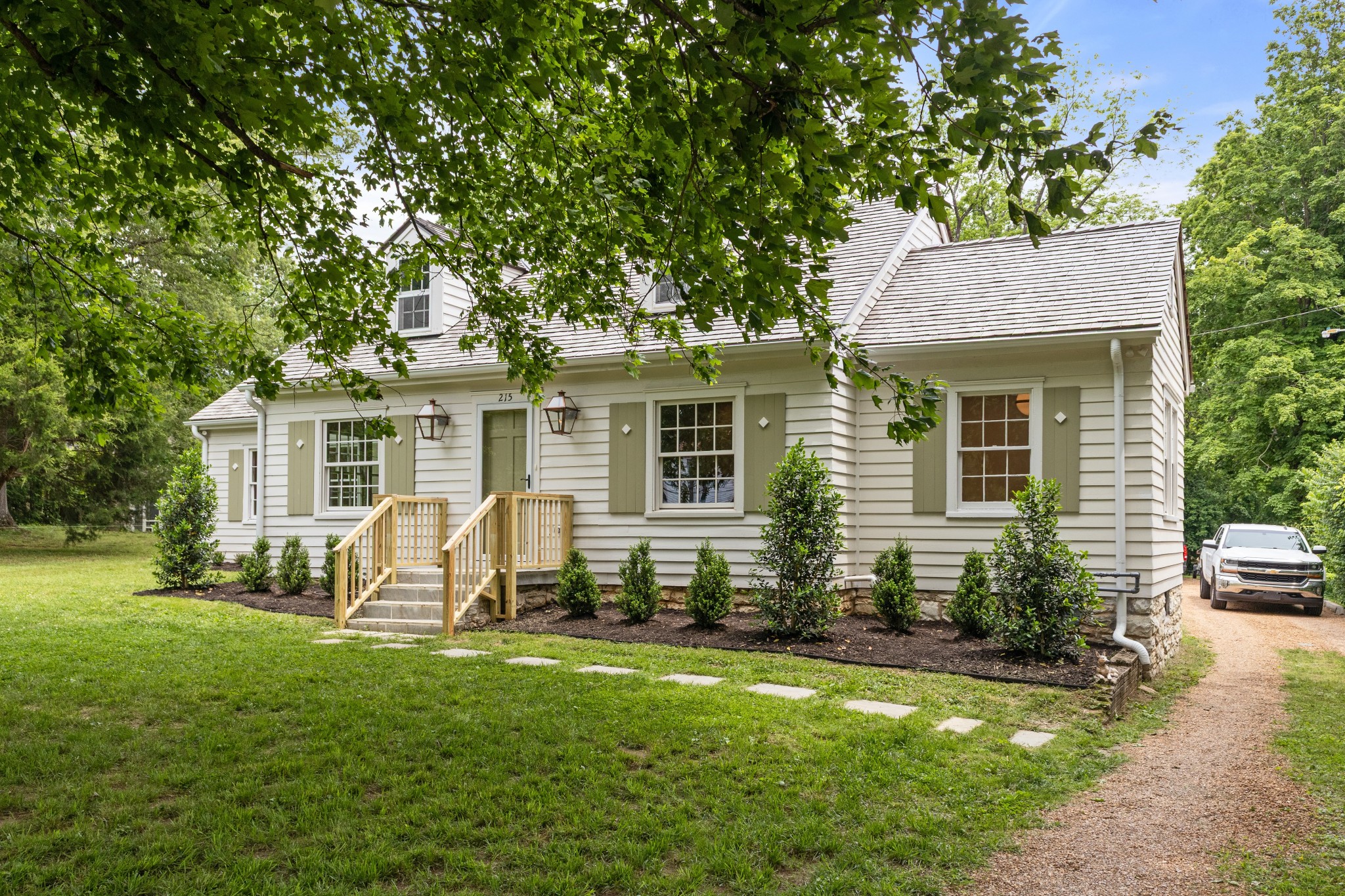 215 Lewisburg Ave