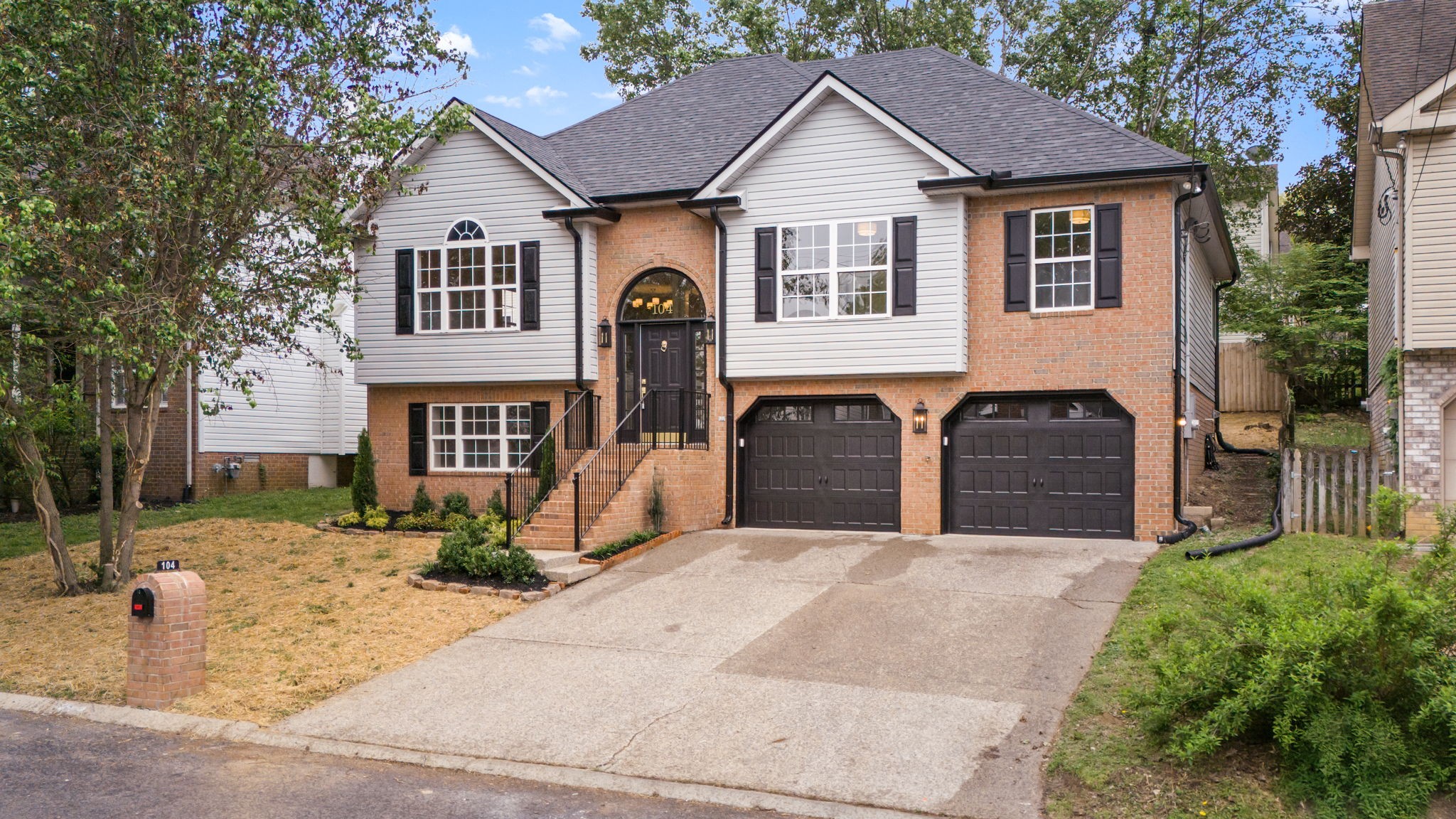 104 Edgewater Pl