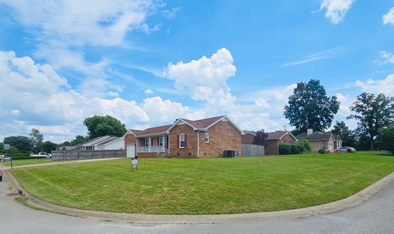 1000 Monica Dr