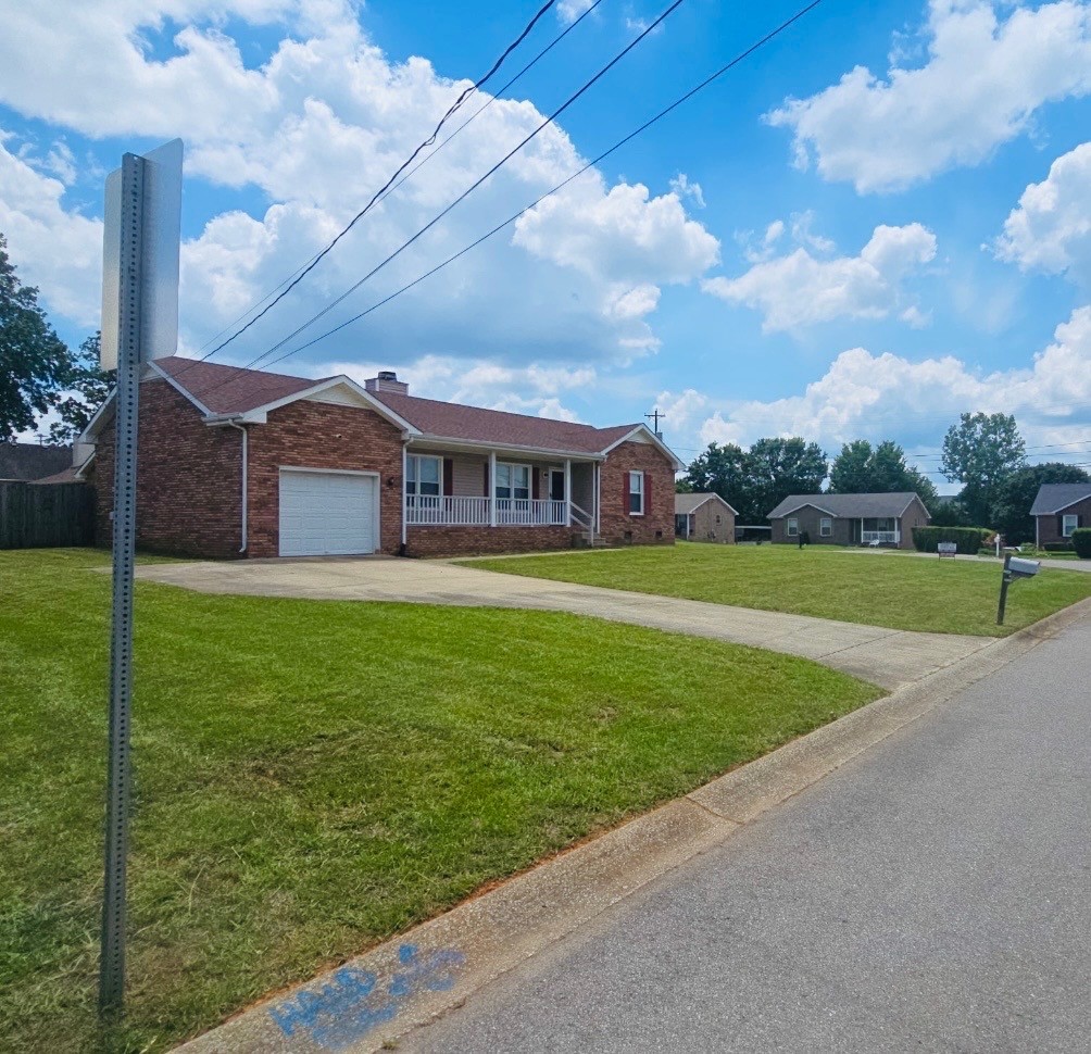 1000 Monica Dr