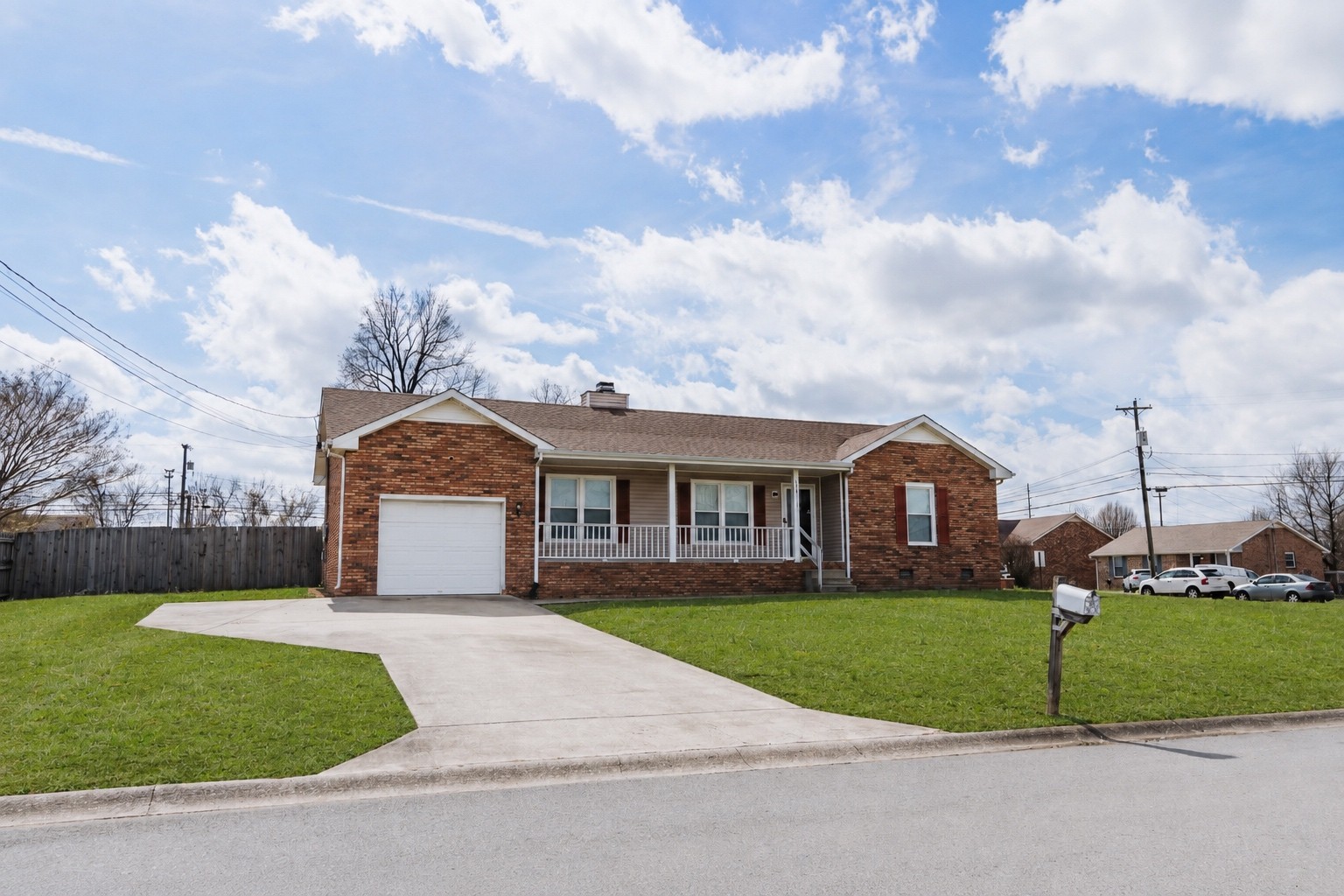1000 Monica Dr