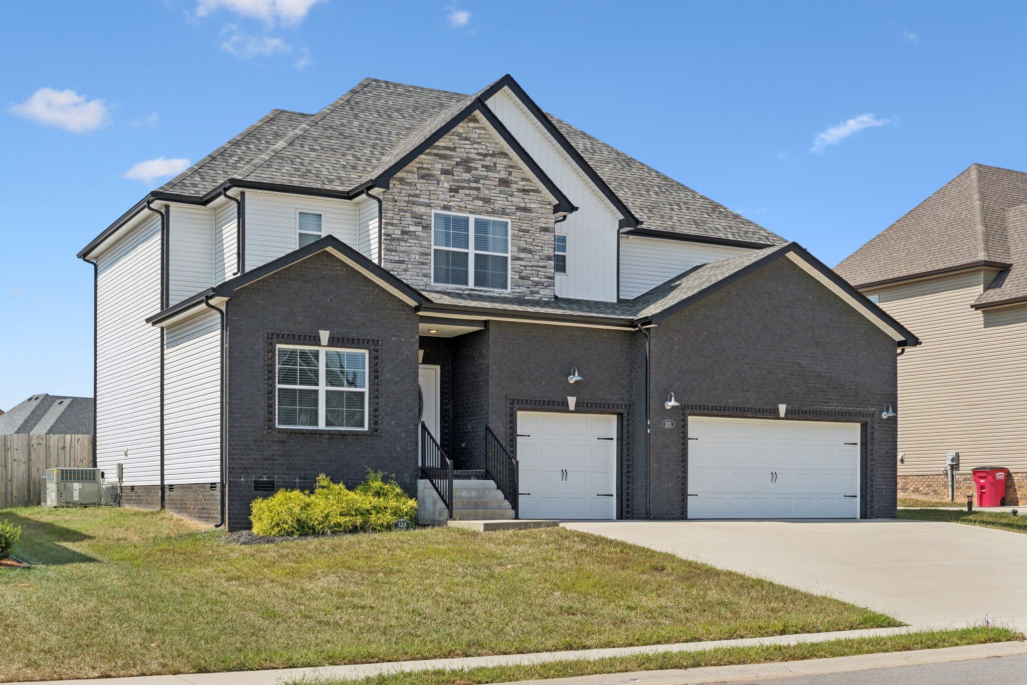 323 Bluebriar Trce