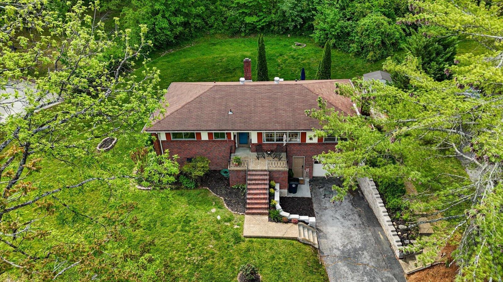 1402 John Ross Road