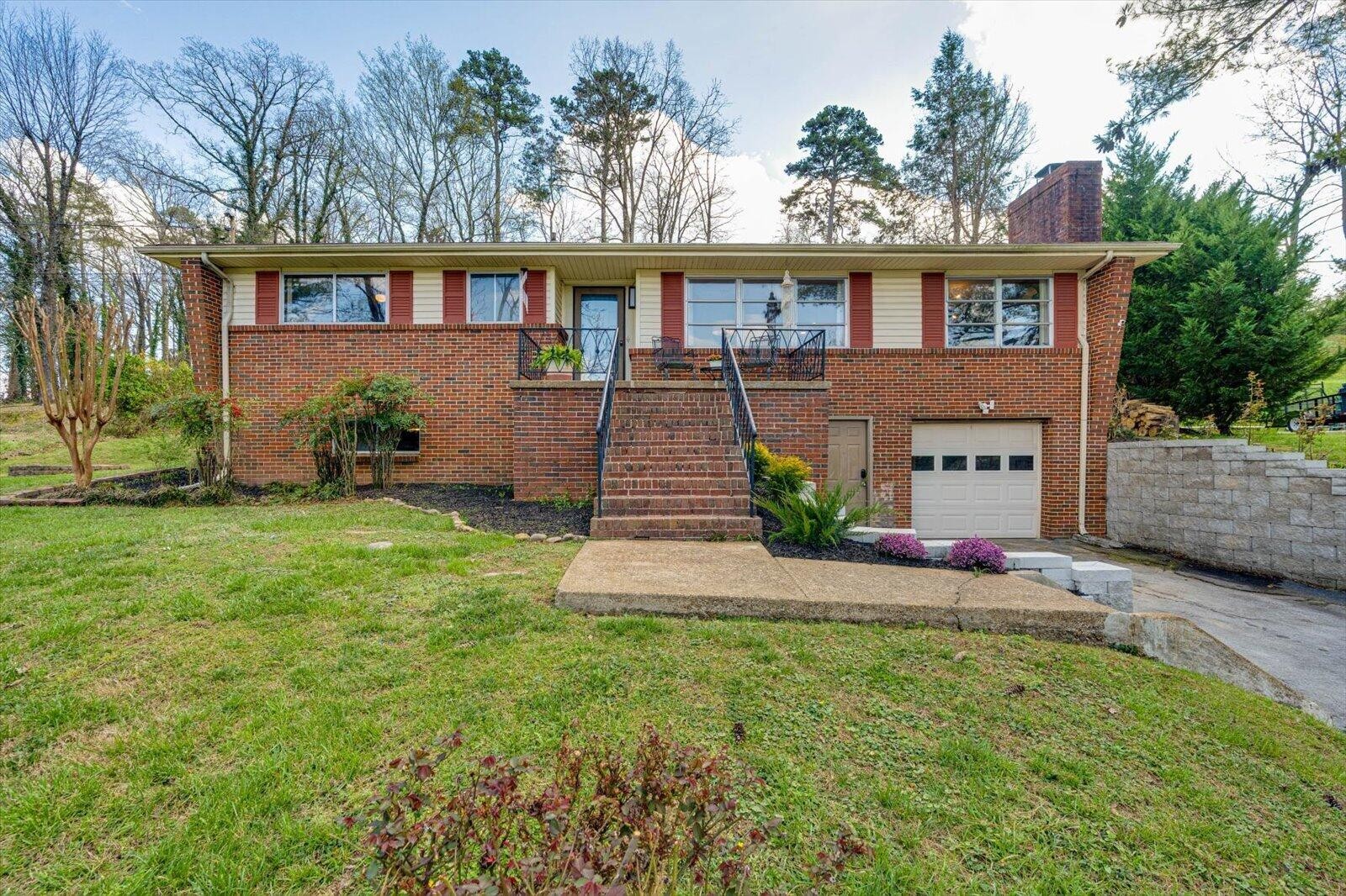 1402 John Ross Road