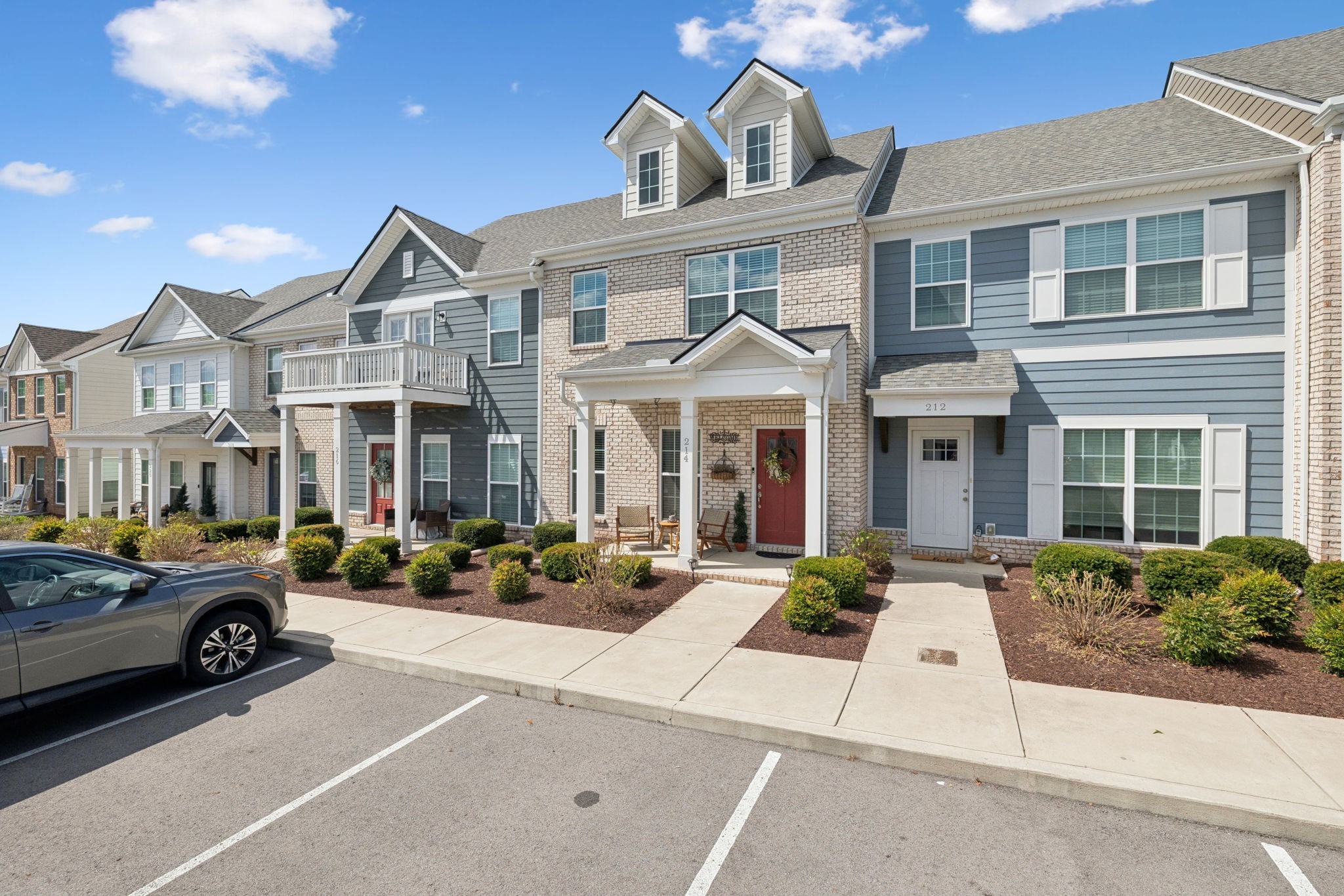 214 Mansfield Dr