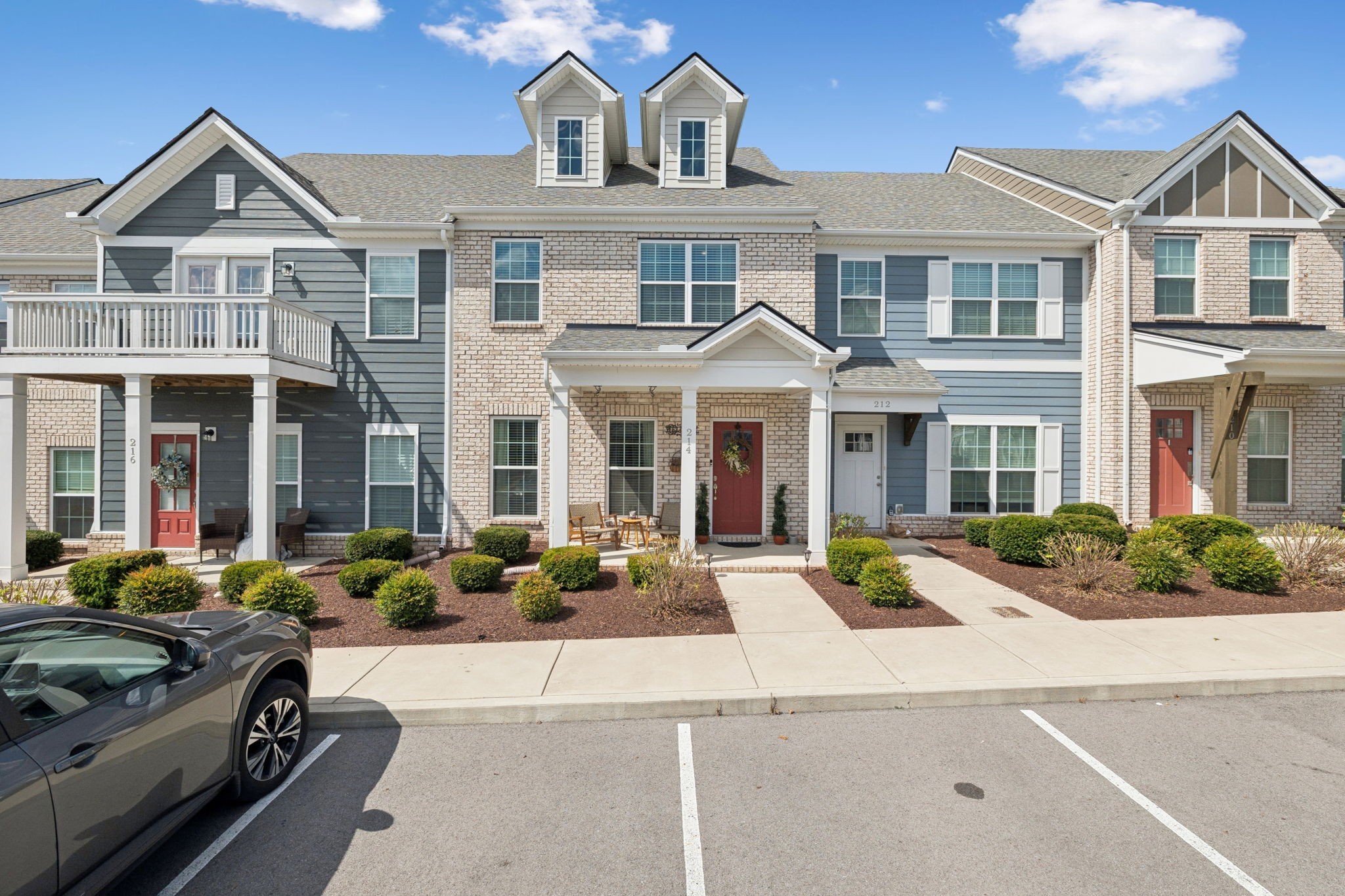 214 Mansfield Dr