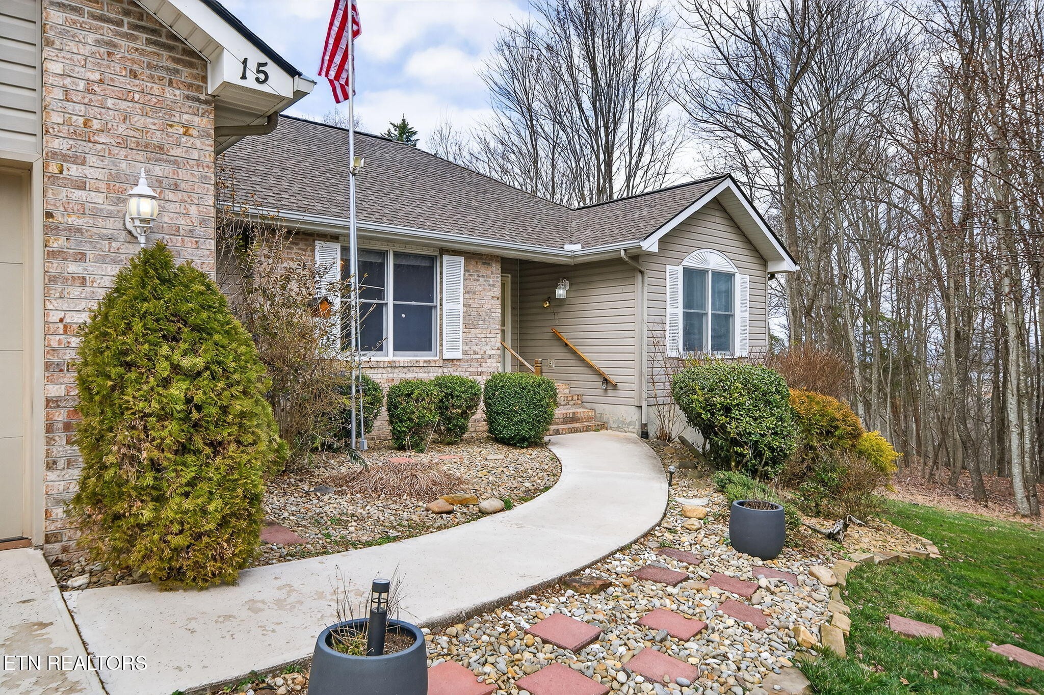 15 Ridge Crest Circle
