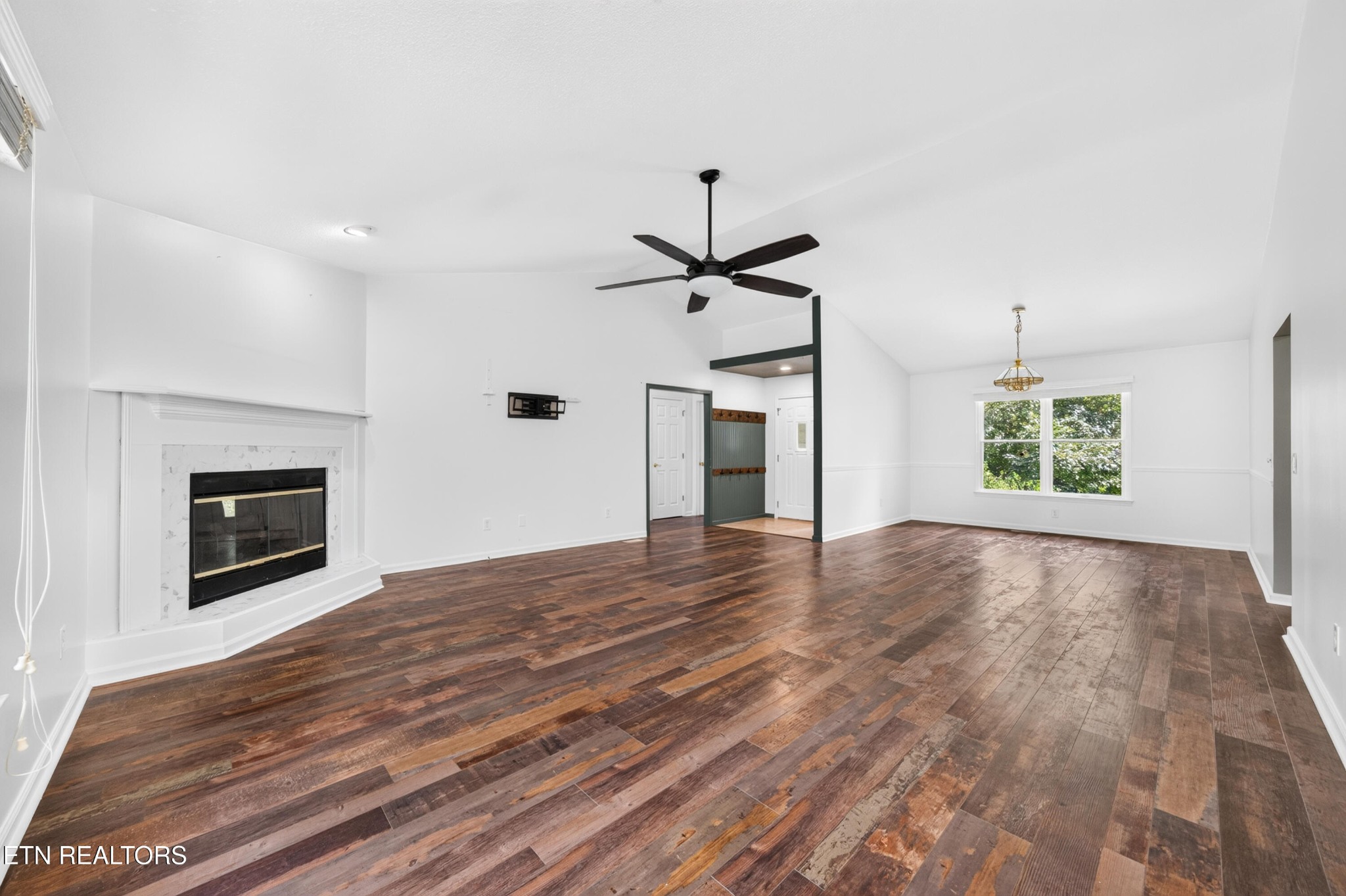 15 Ridge Crest Circle