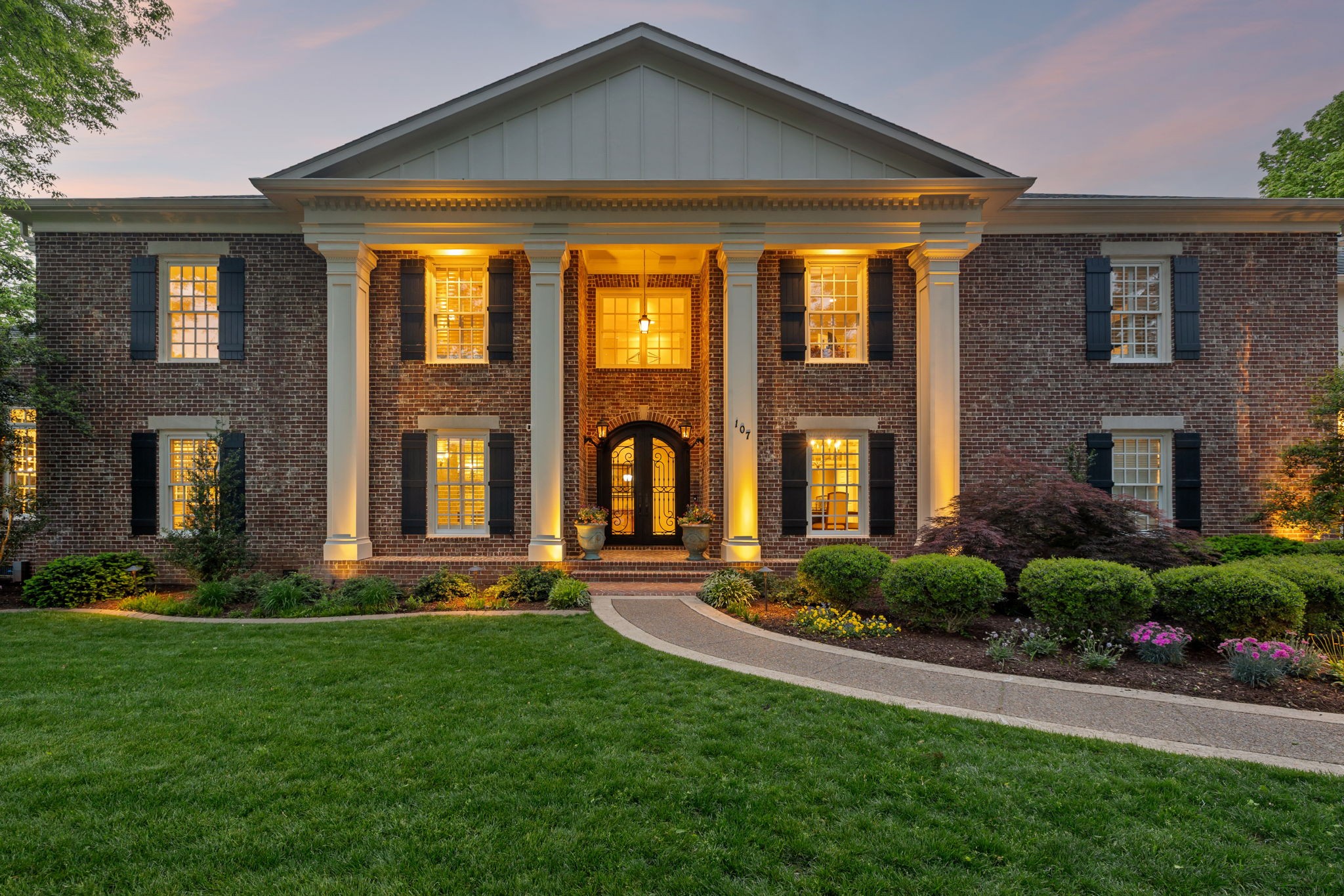 107 Sturbridge Dr