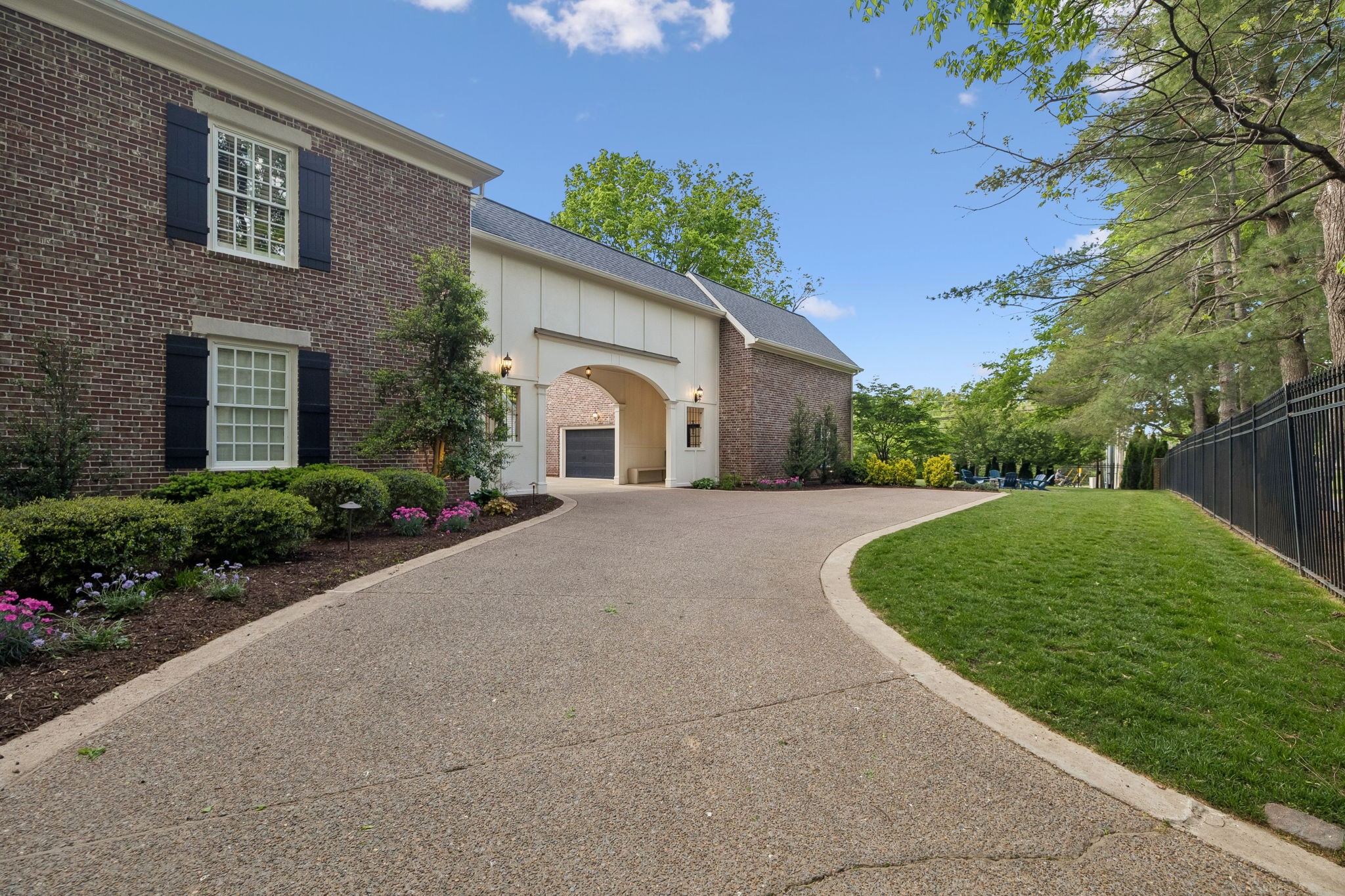107 Sturbridge Dr