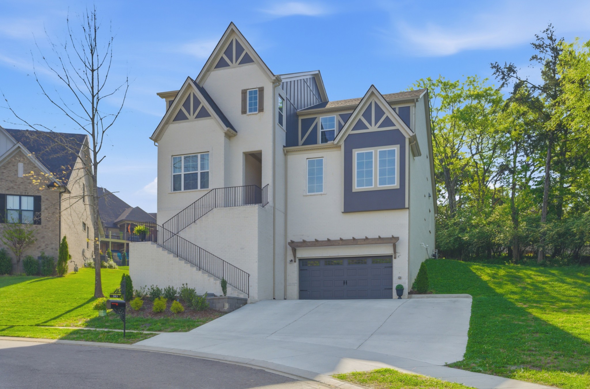 383 Arrow Ct