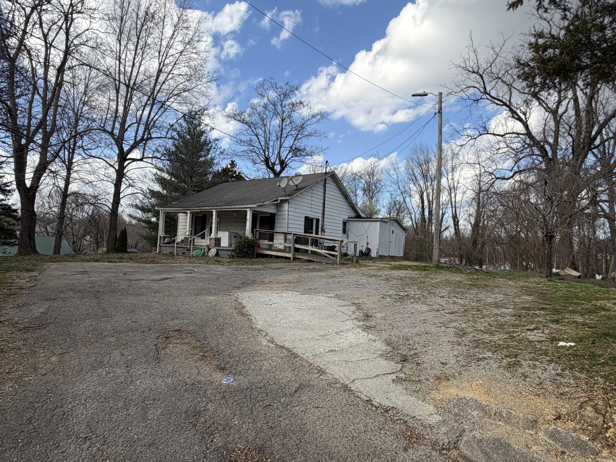 128 W Shellsford Rd