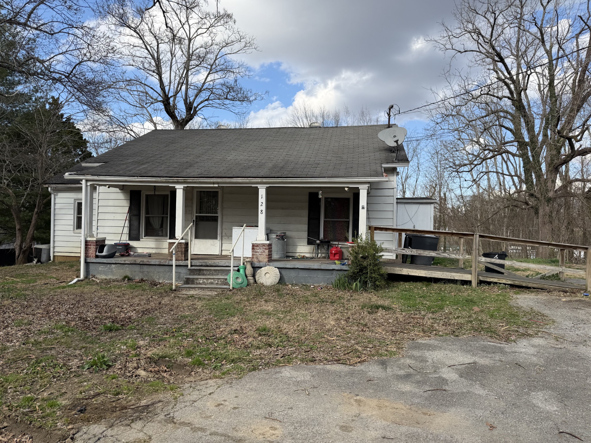 128 W Shellsford Rd