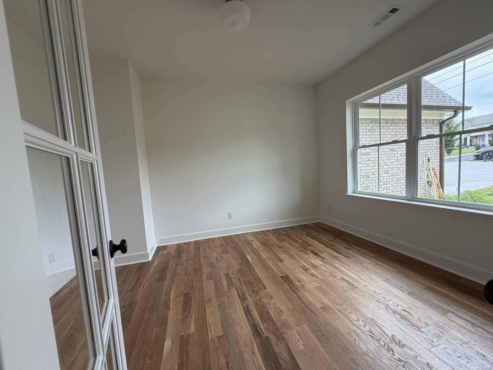 1609 Olga Dr