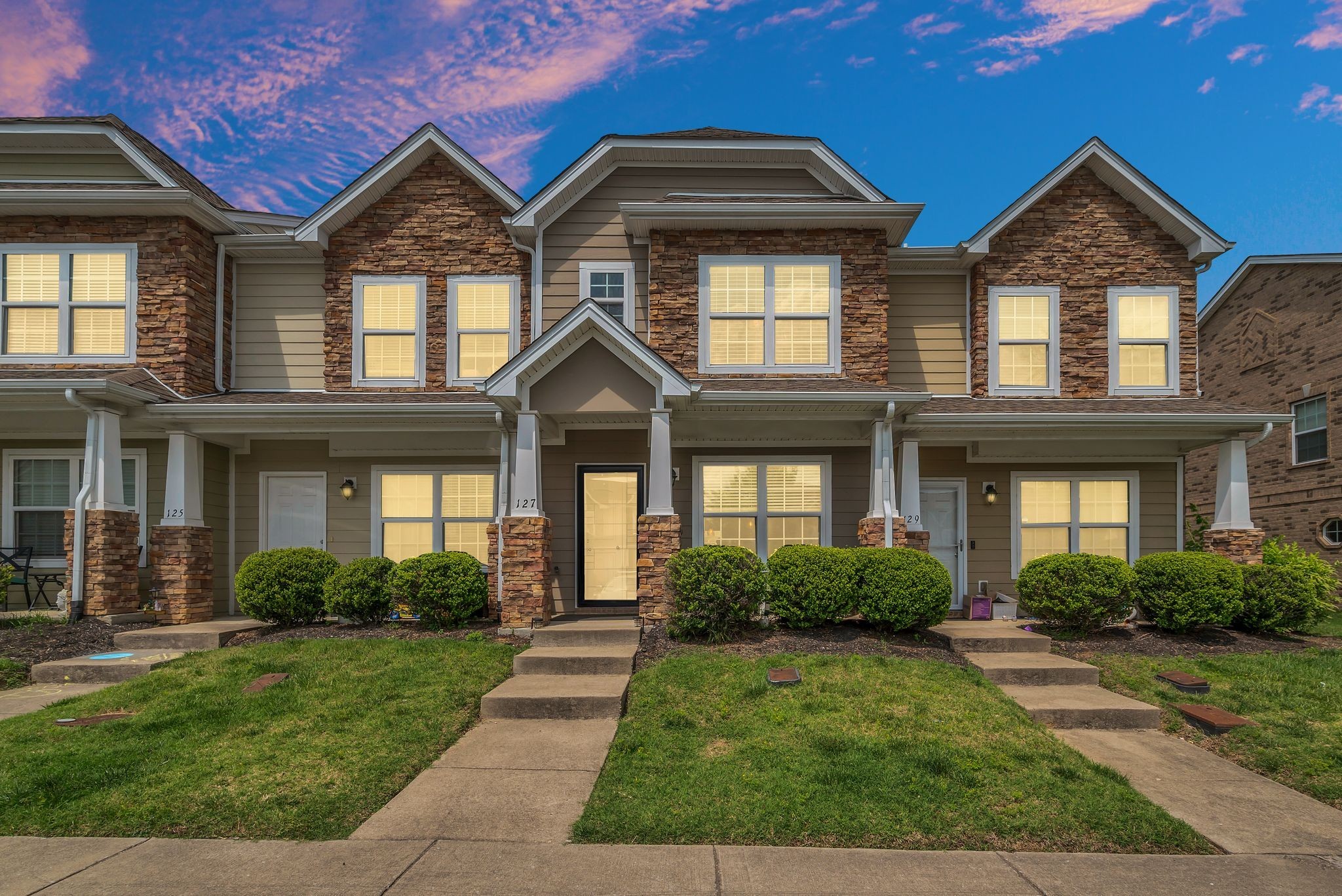 127 Cobblestone Place Dr