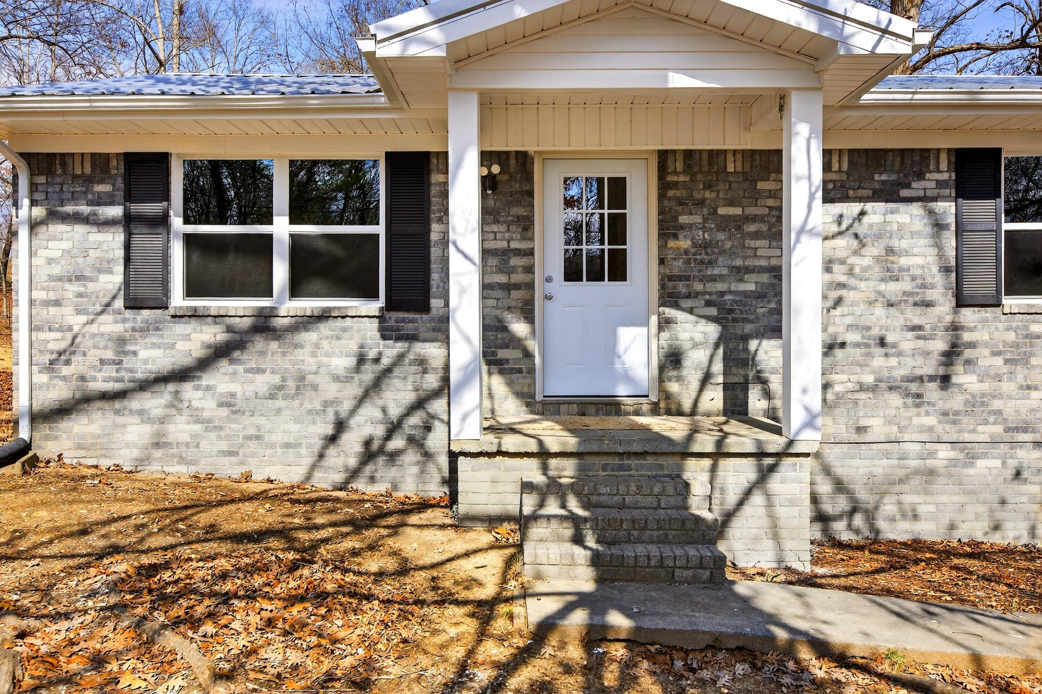 379 Oakwood Circle, NE