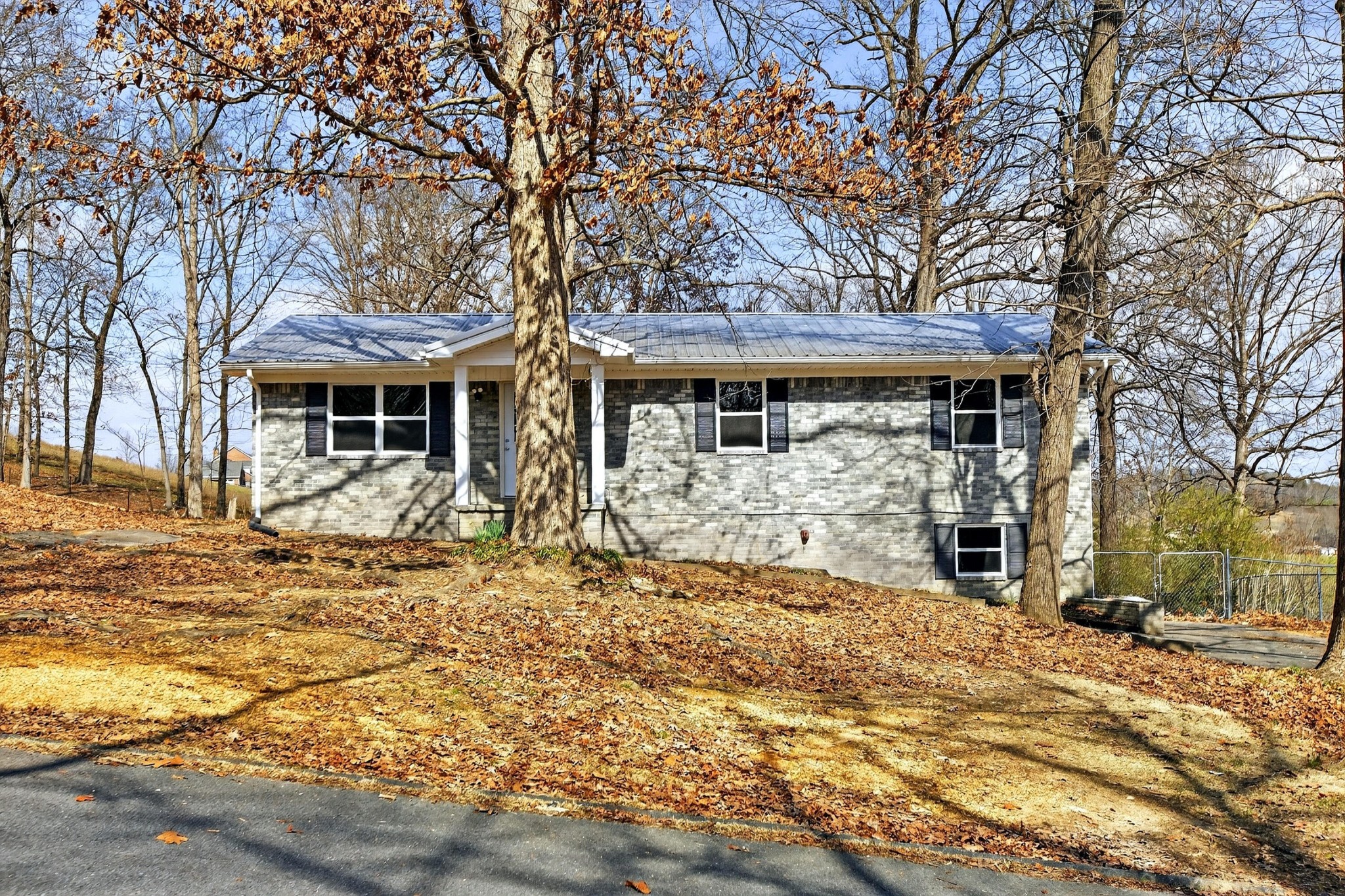 379 Oakwood Circle, NE