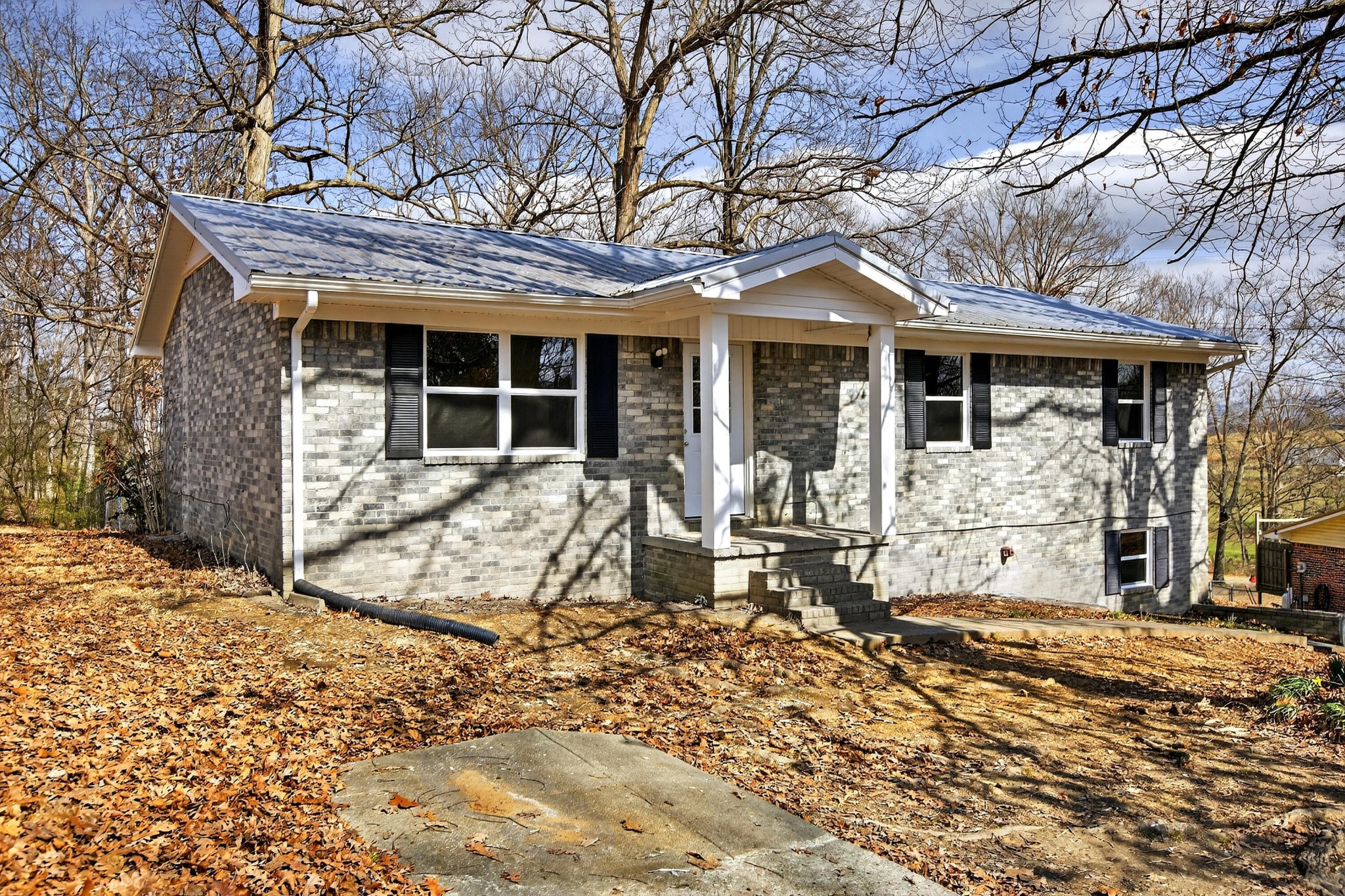 379 Oakwood Circle, NE