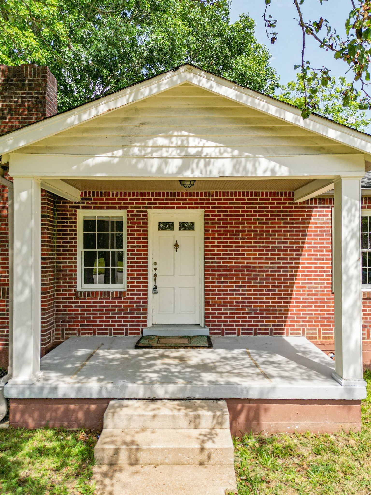 1204 Rolling Fields Dr