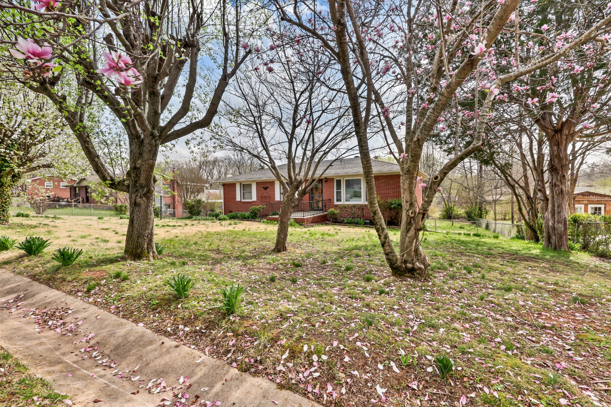 126 Lexington Dr