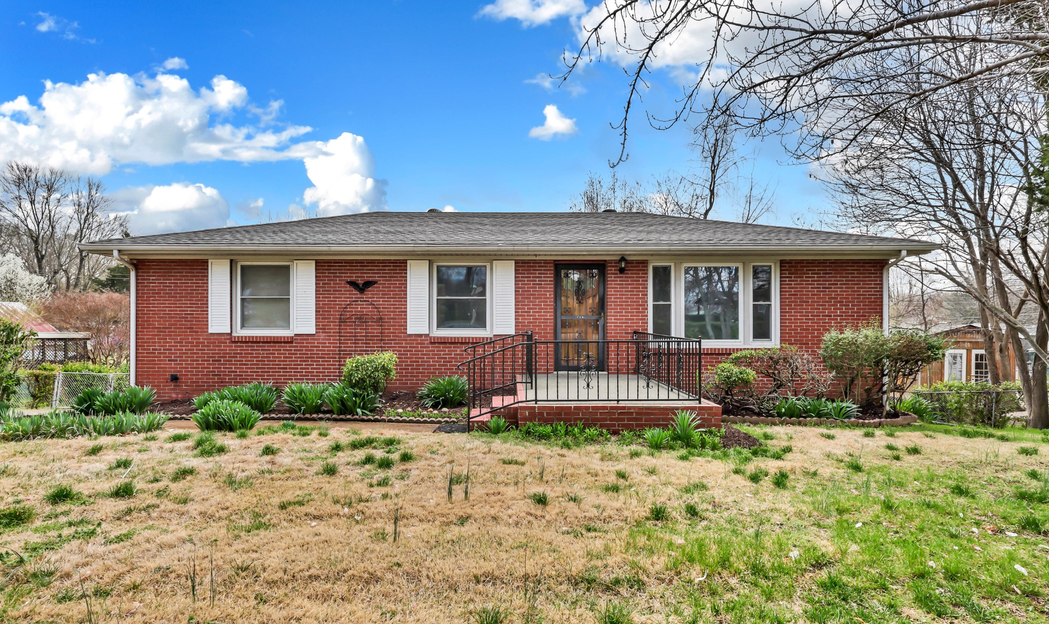 126 Lexington Dr