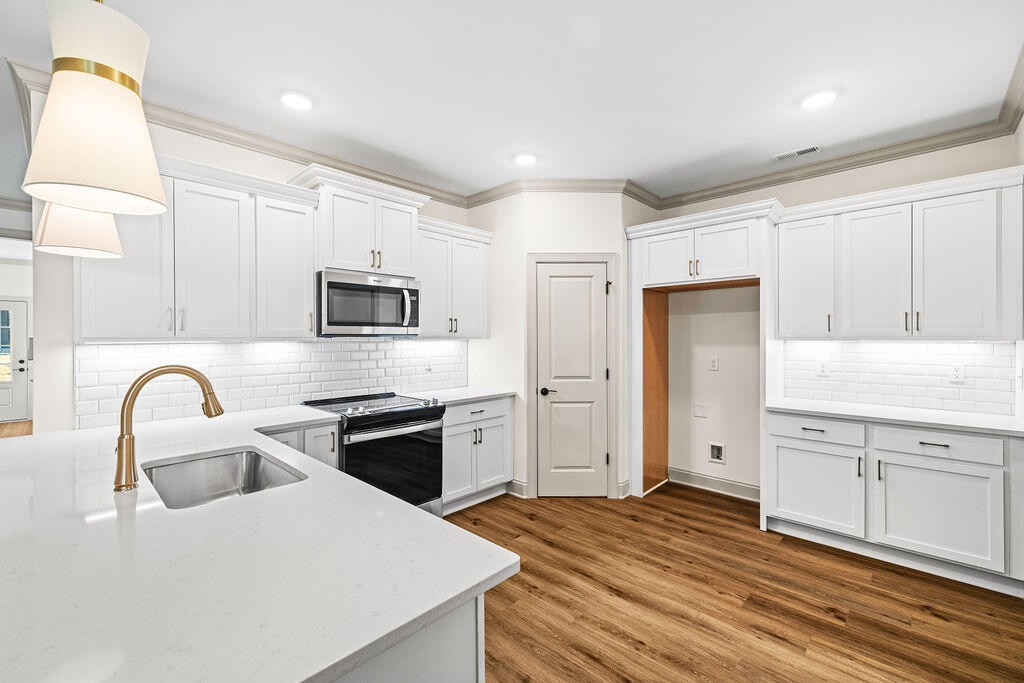 92 Founding Way