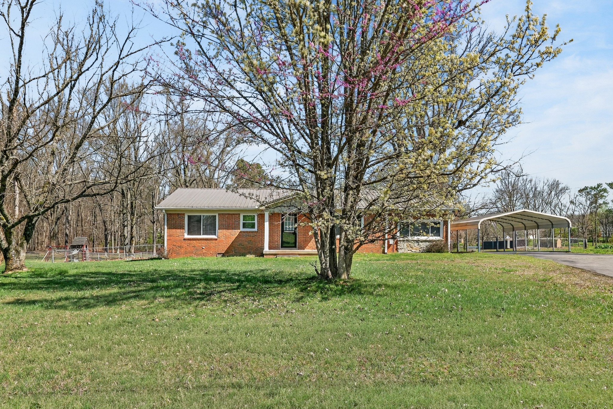 140 Simmons Cir