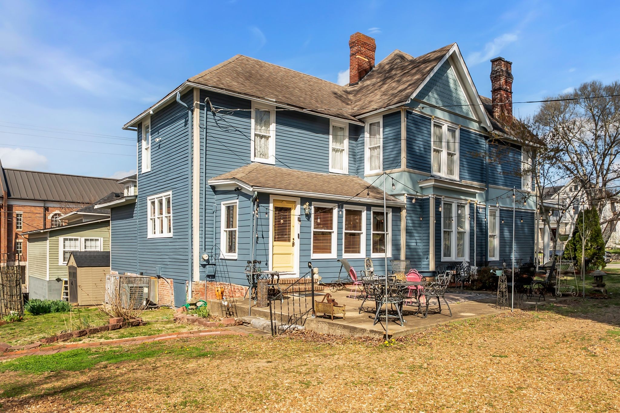 305 Washington St, E